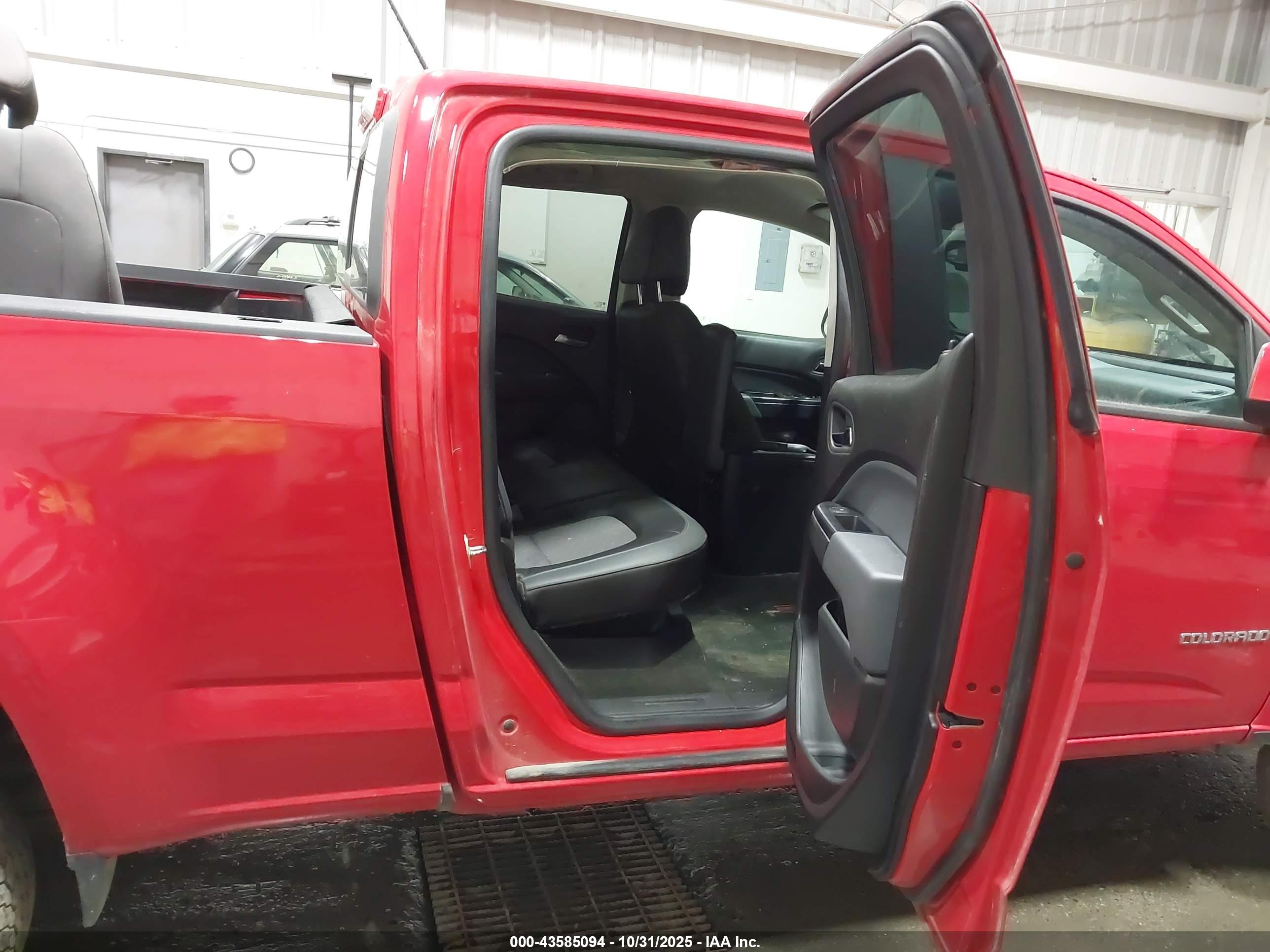 CHEVROLET COLORADO image 8