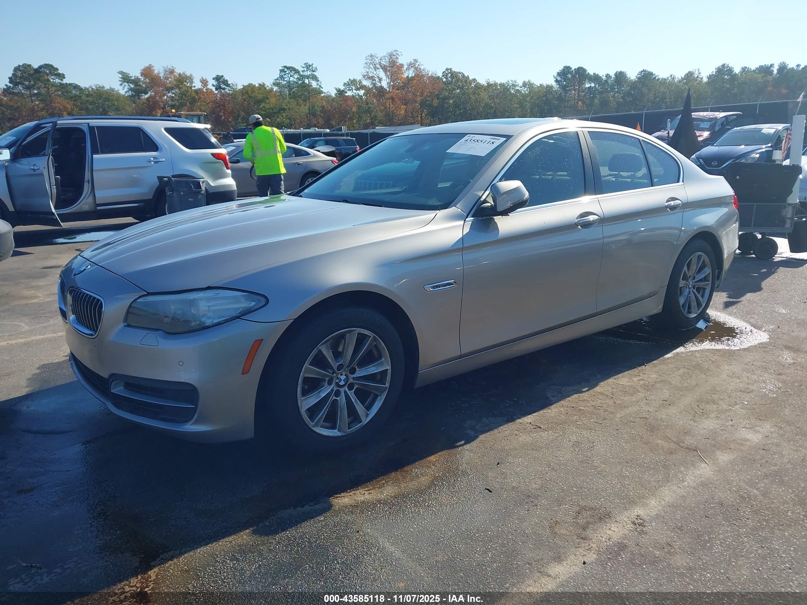 BMW 528I image 2