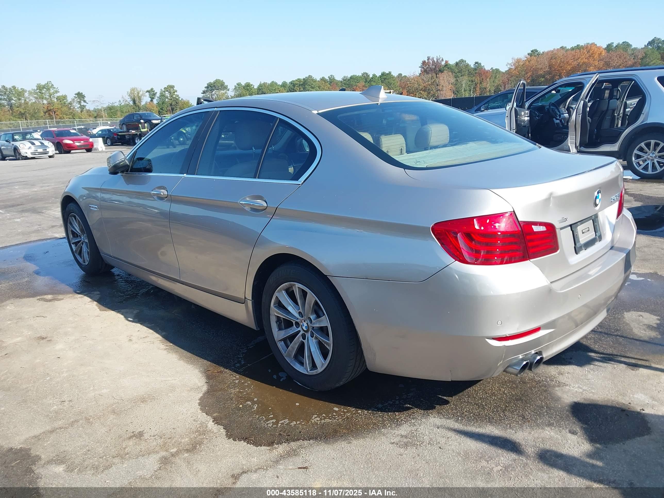 BMW 528I image 3