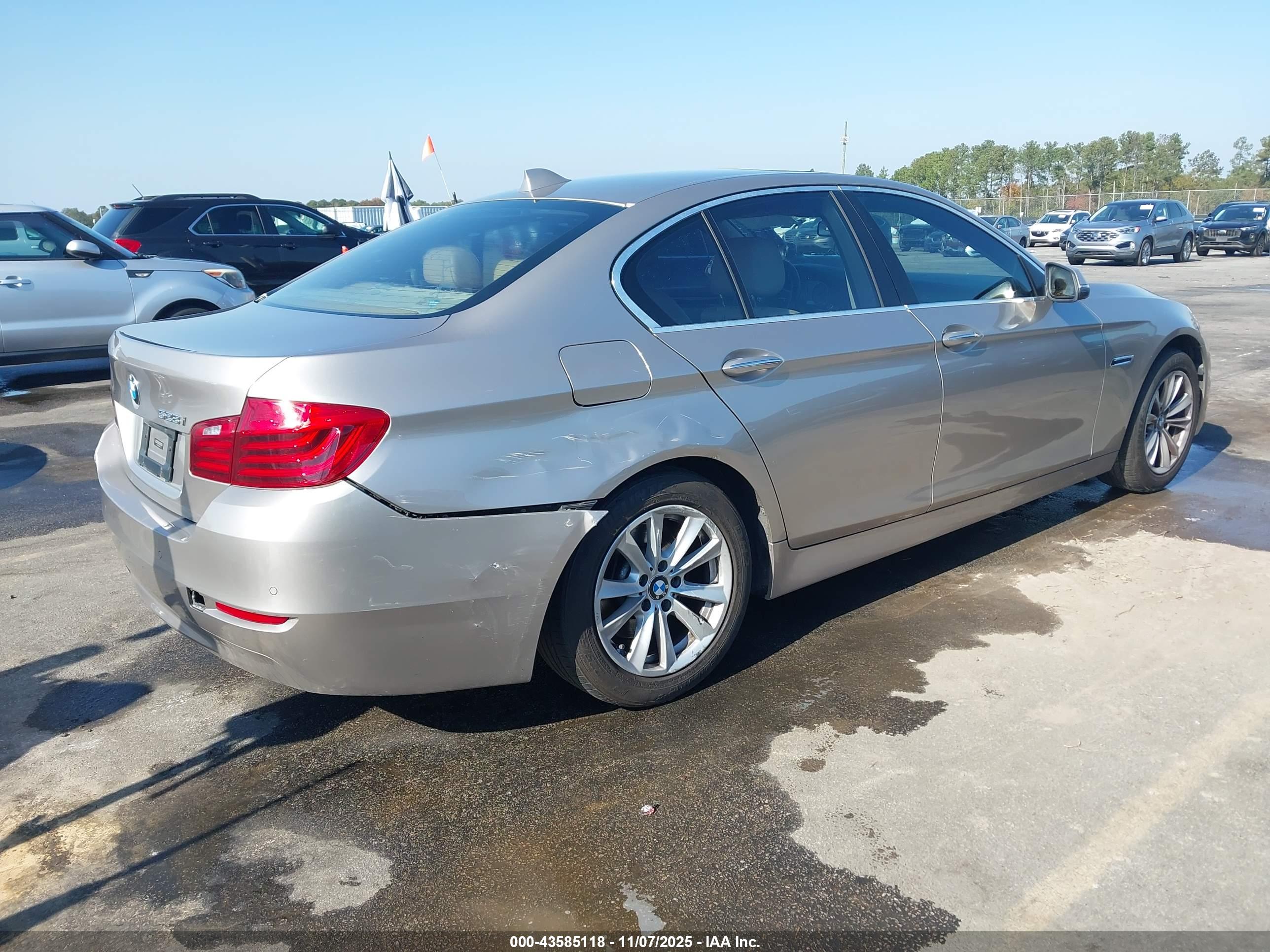 BMW 528I image 4