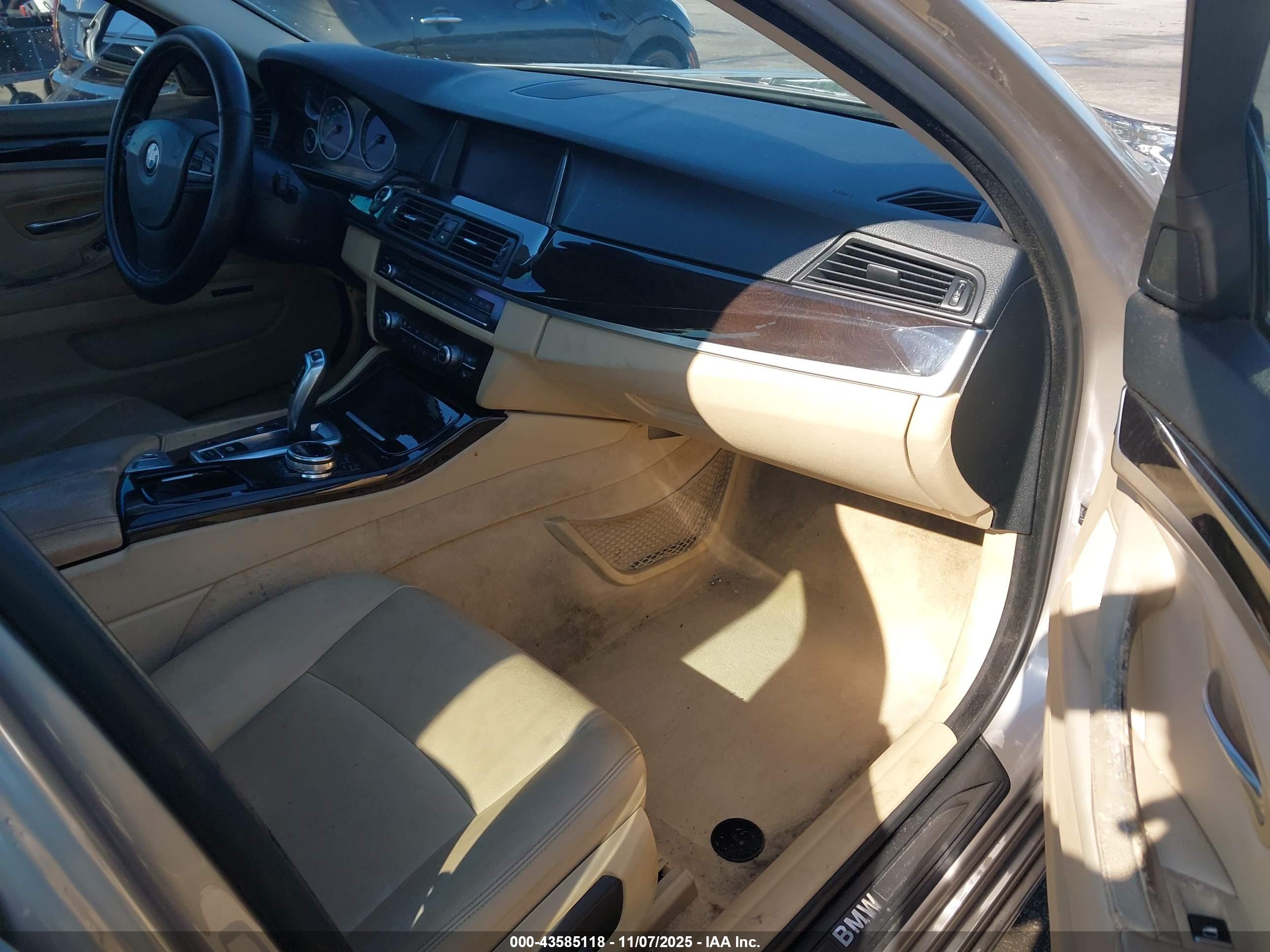 BMW 528I image 5