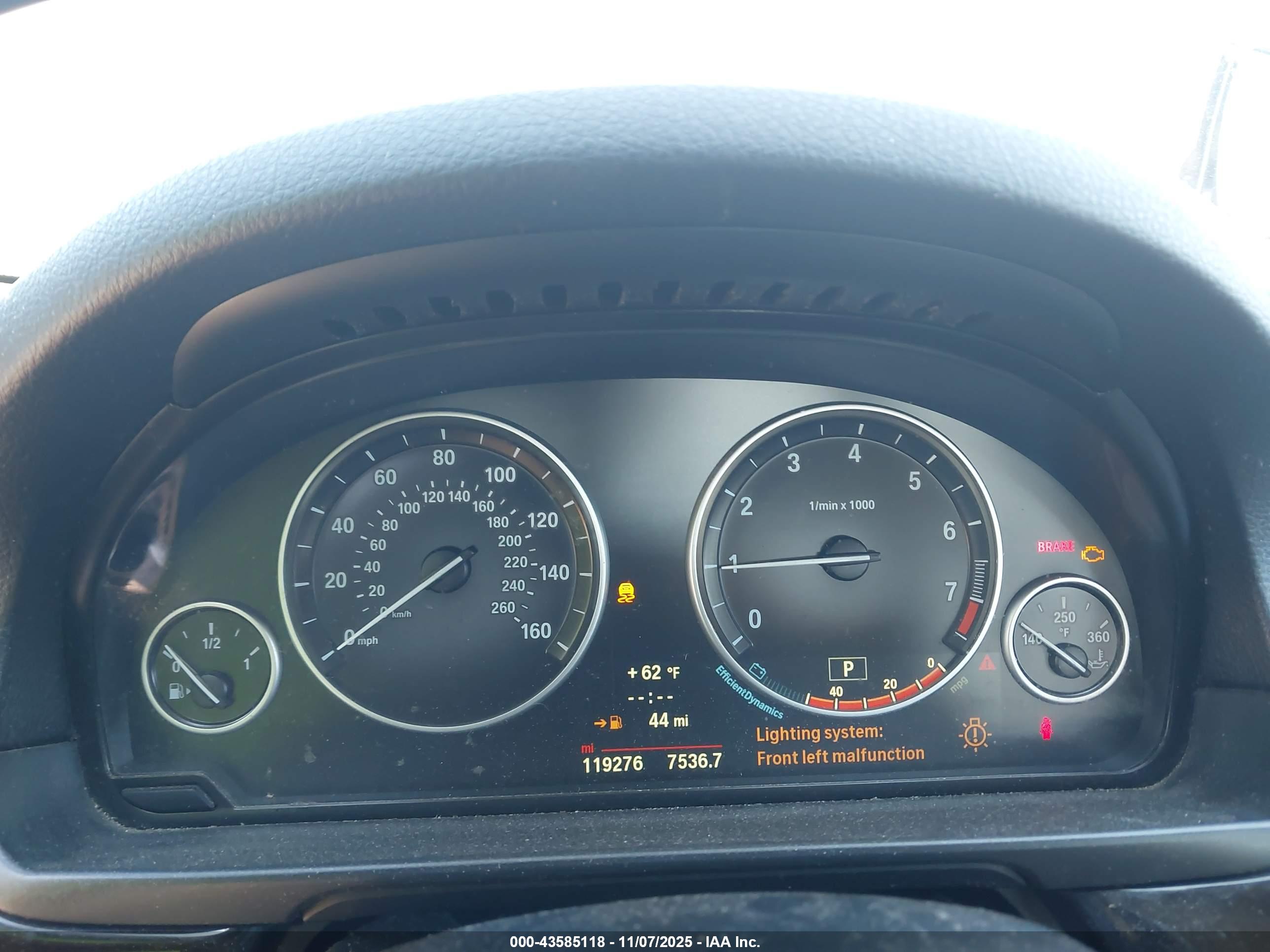 BMW 528I image 7