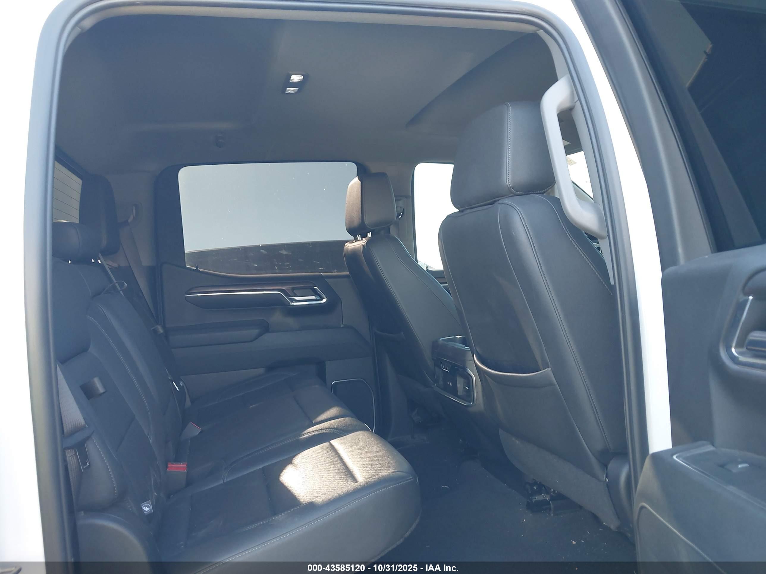 GMC SIERRA image 8