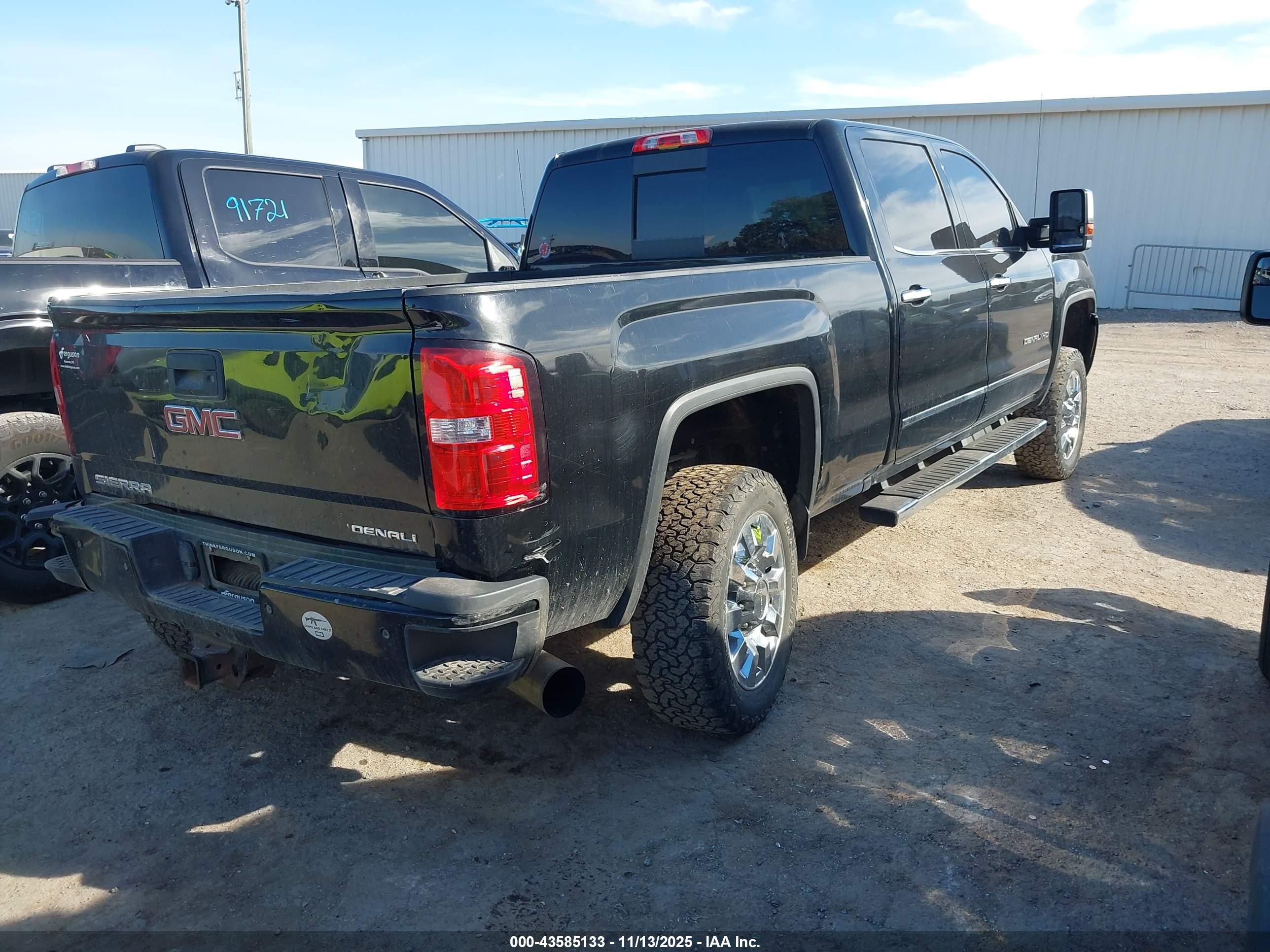 GMC SIERRA image 4