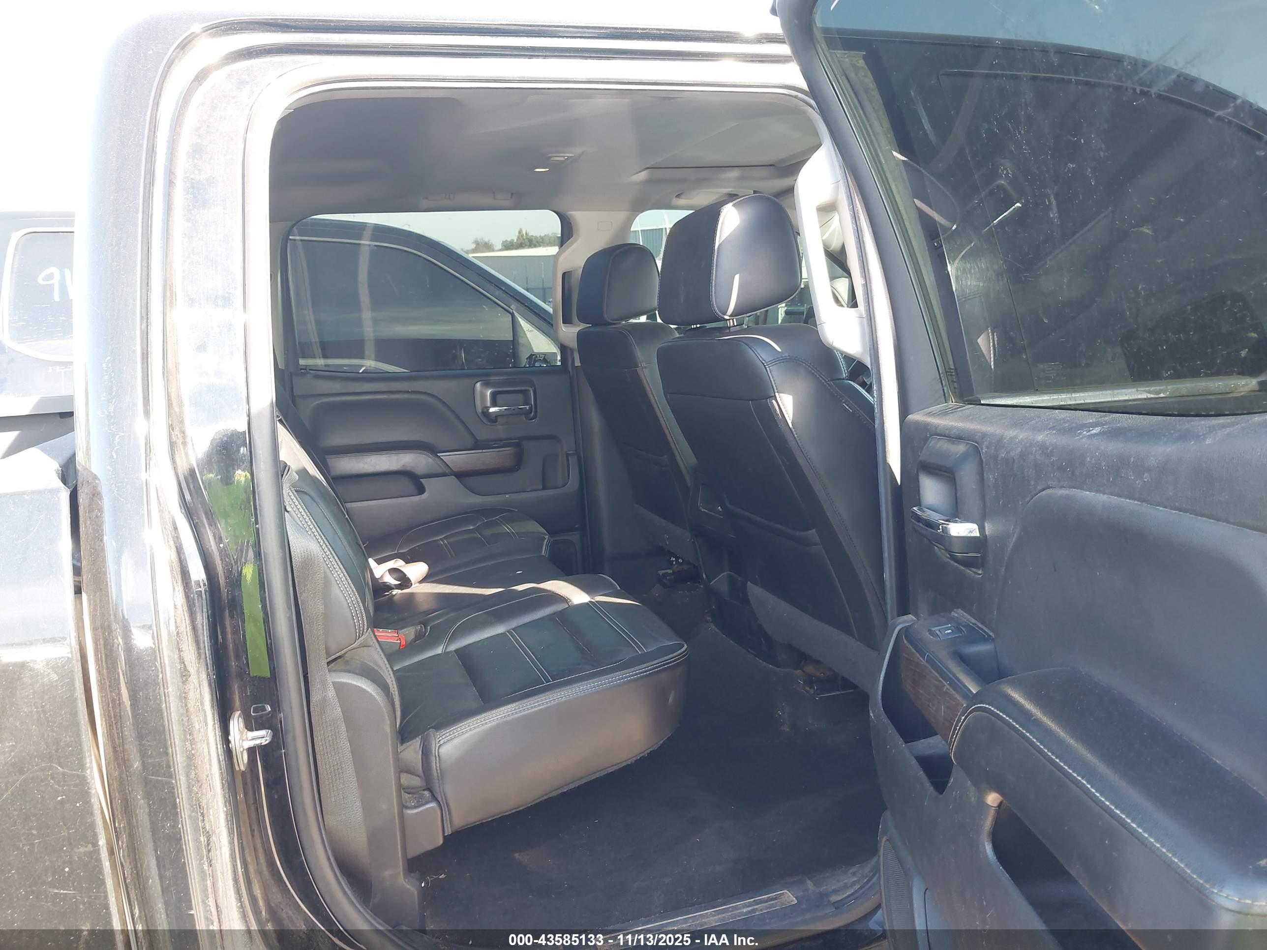 GMC SIERRA image 8