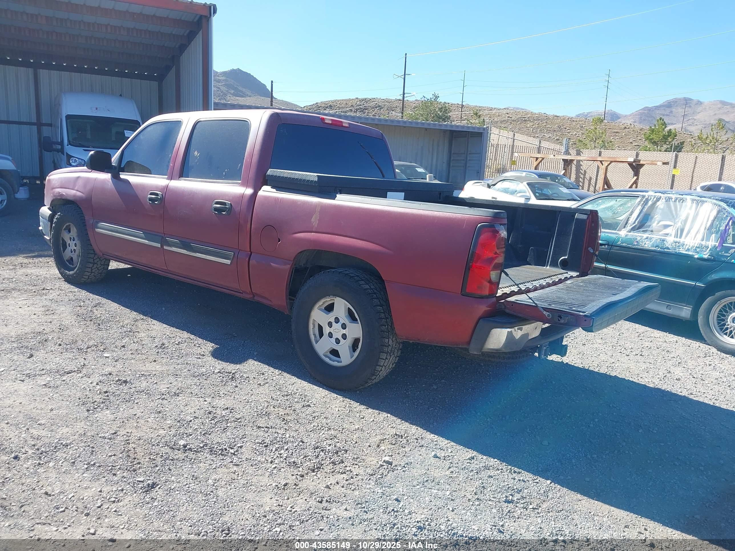 CHEVROLET SILVERADO image 3