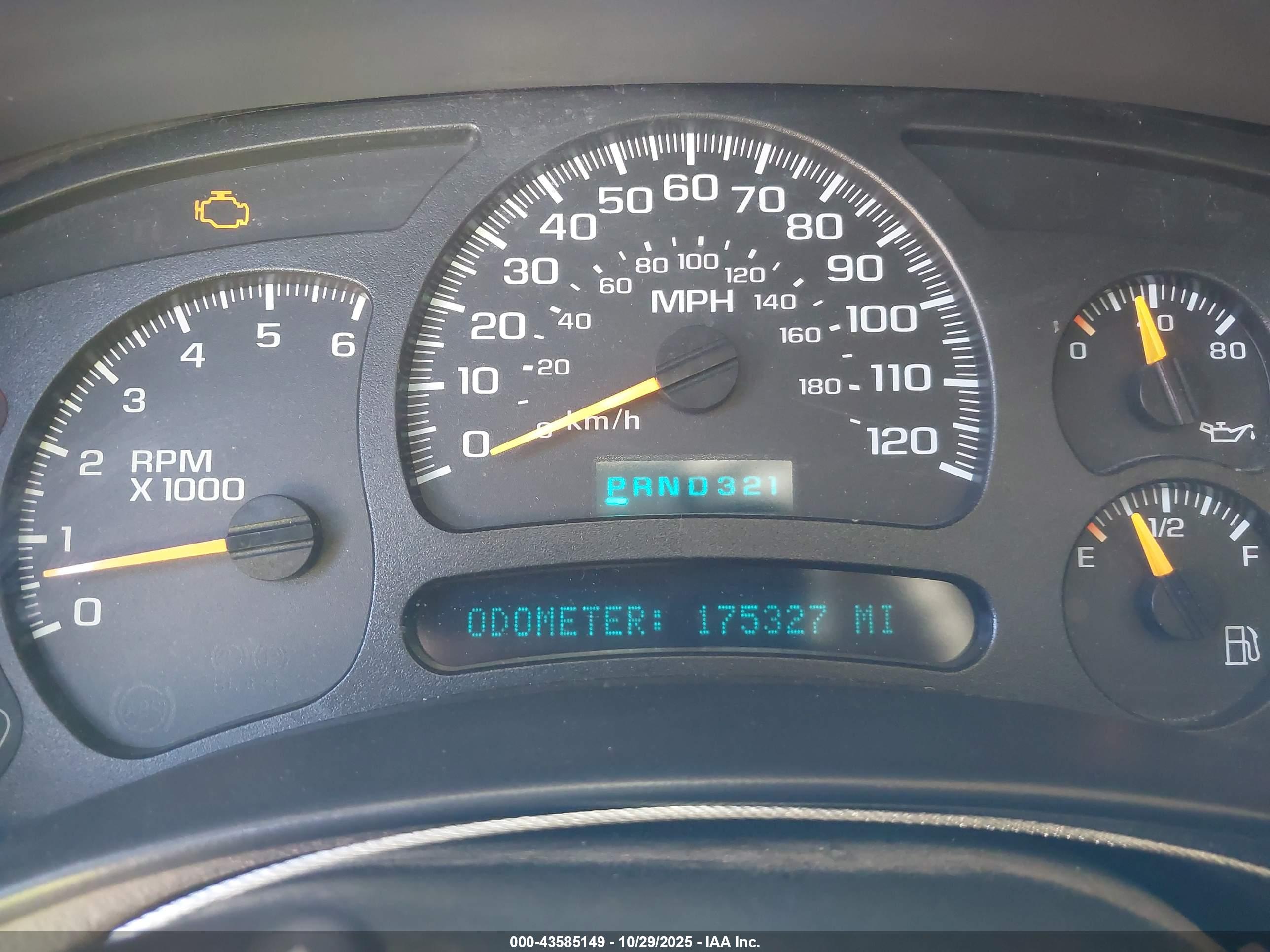 CHEVROLET SILVERADO image 7