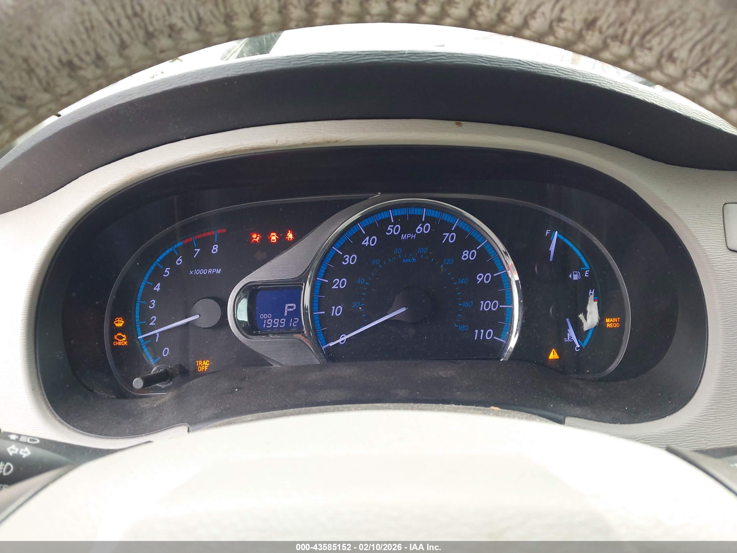 TOYOTA SIENNA image 7