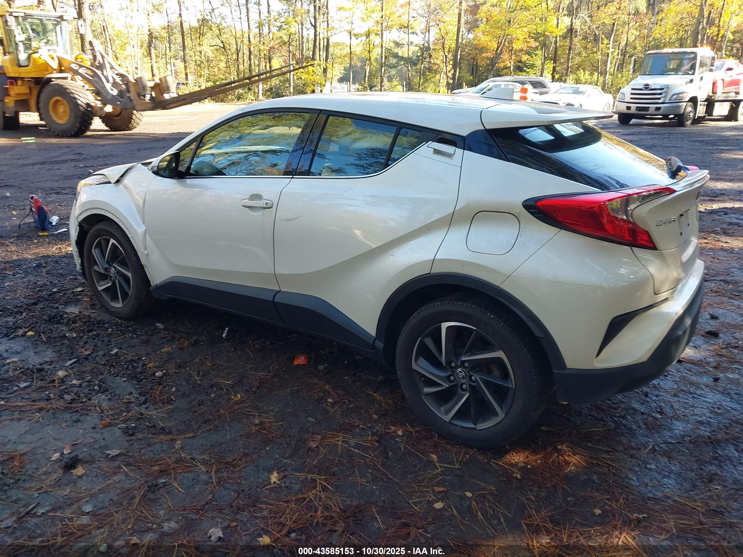 TOYOTA C-HR image 3