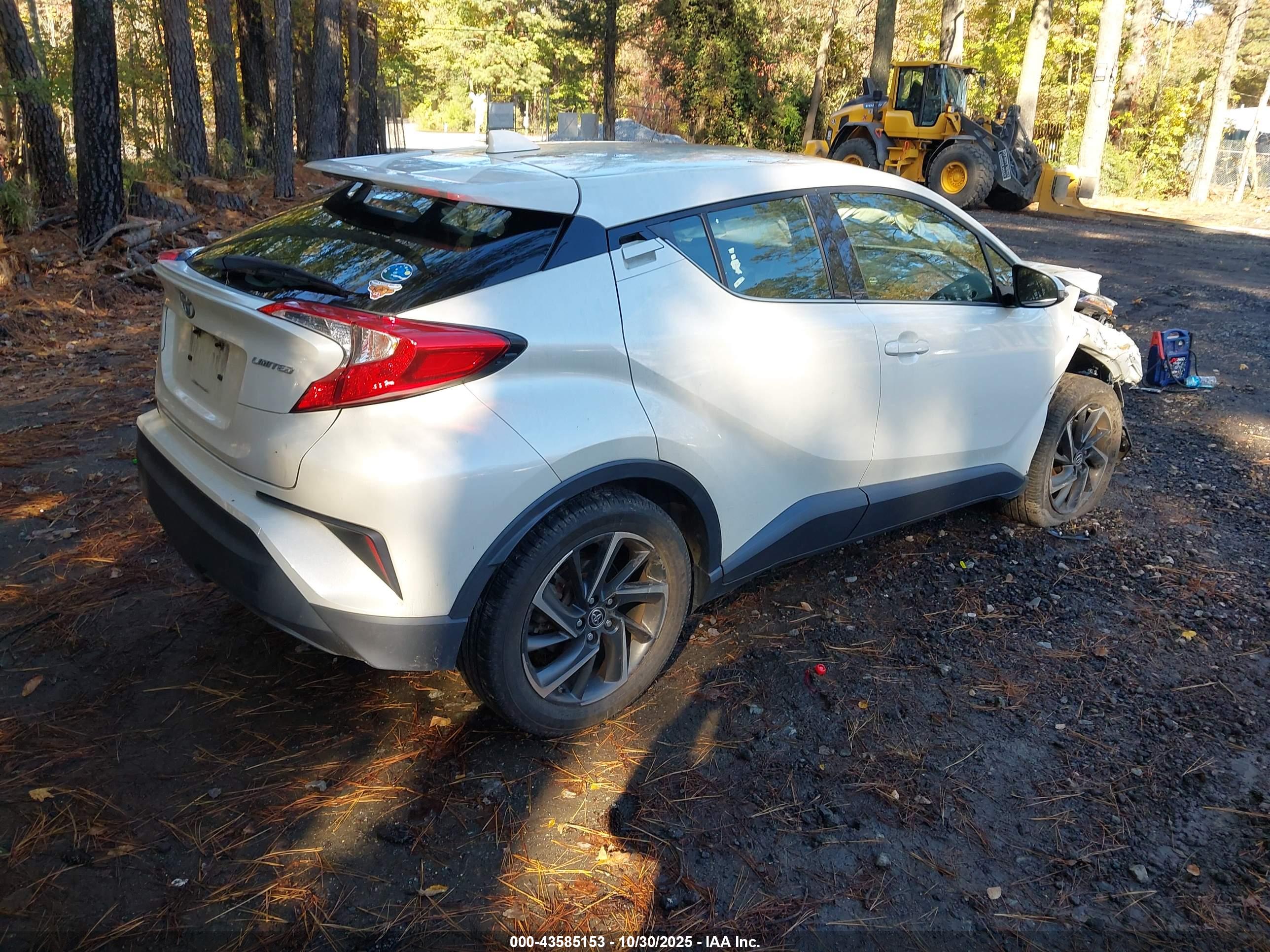 TOYOTA C-HR image 4