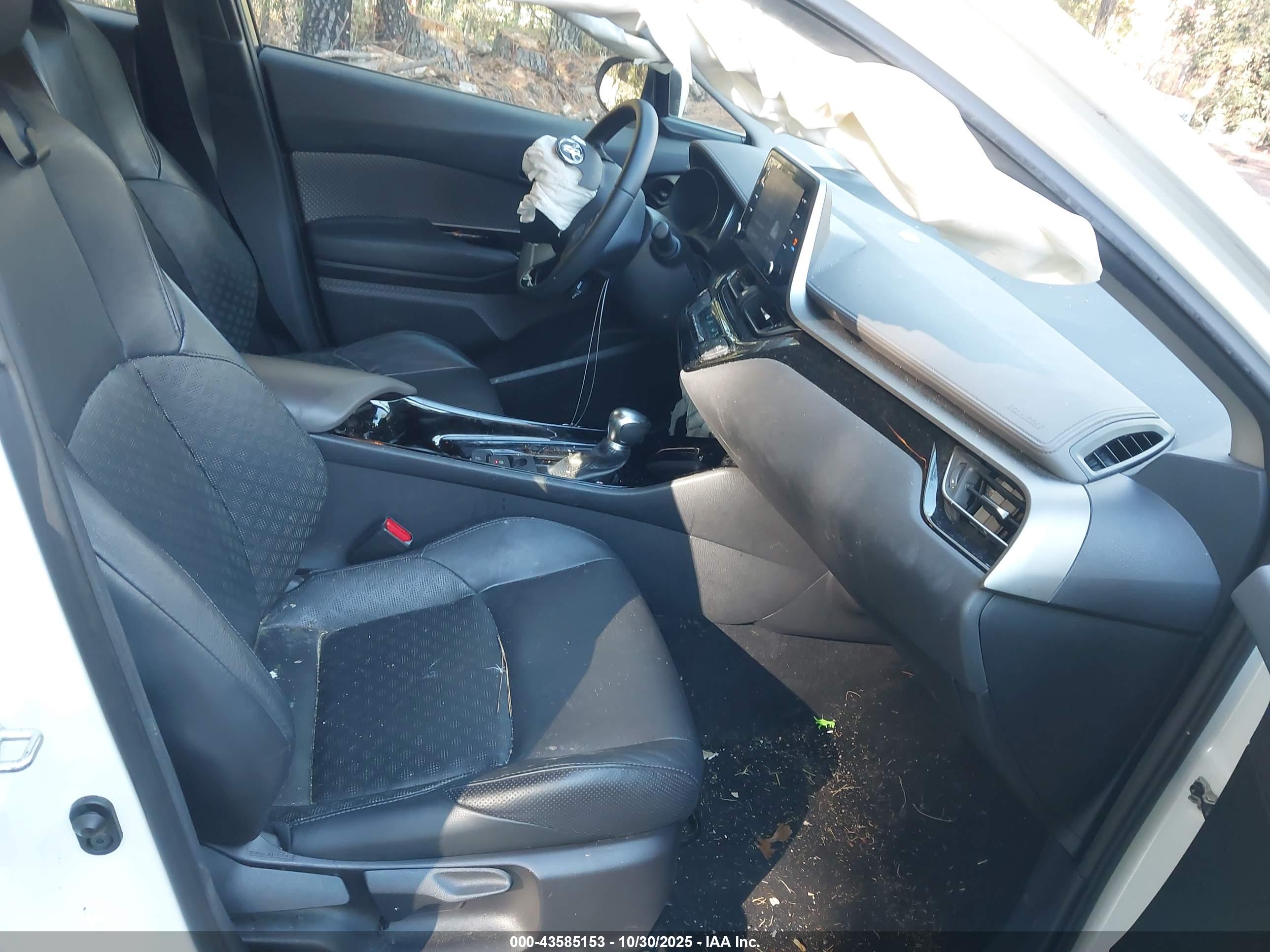TOYOTA C-HR image 5