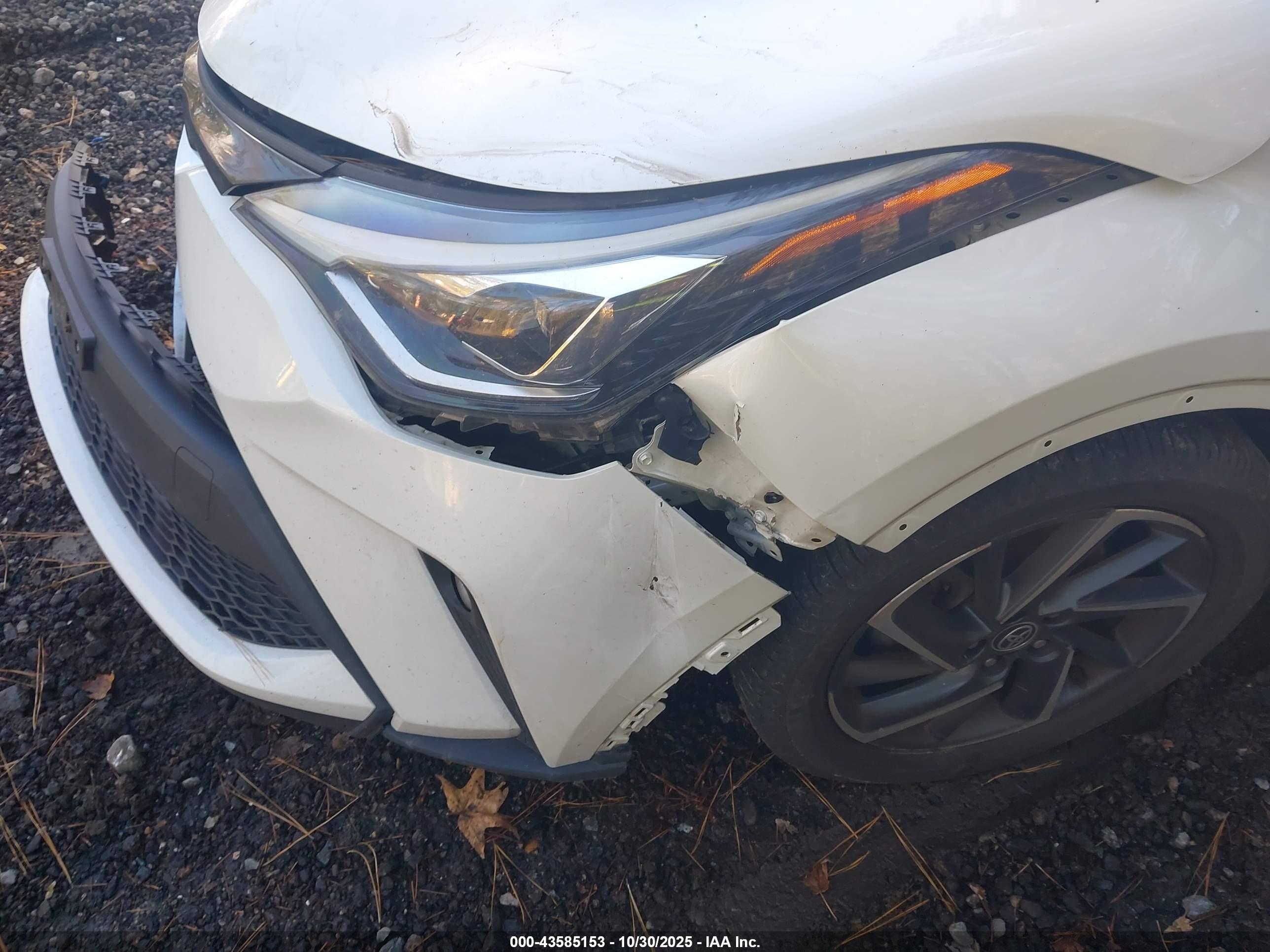 TOYOTA C-HR image 6