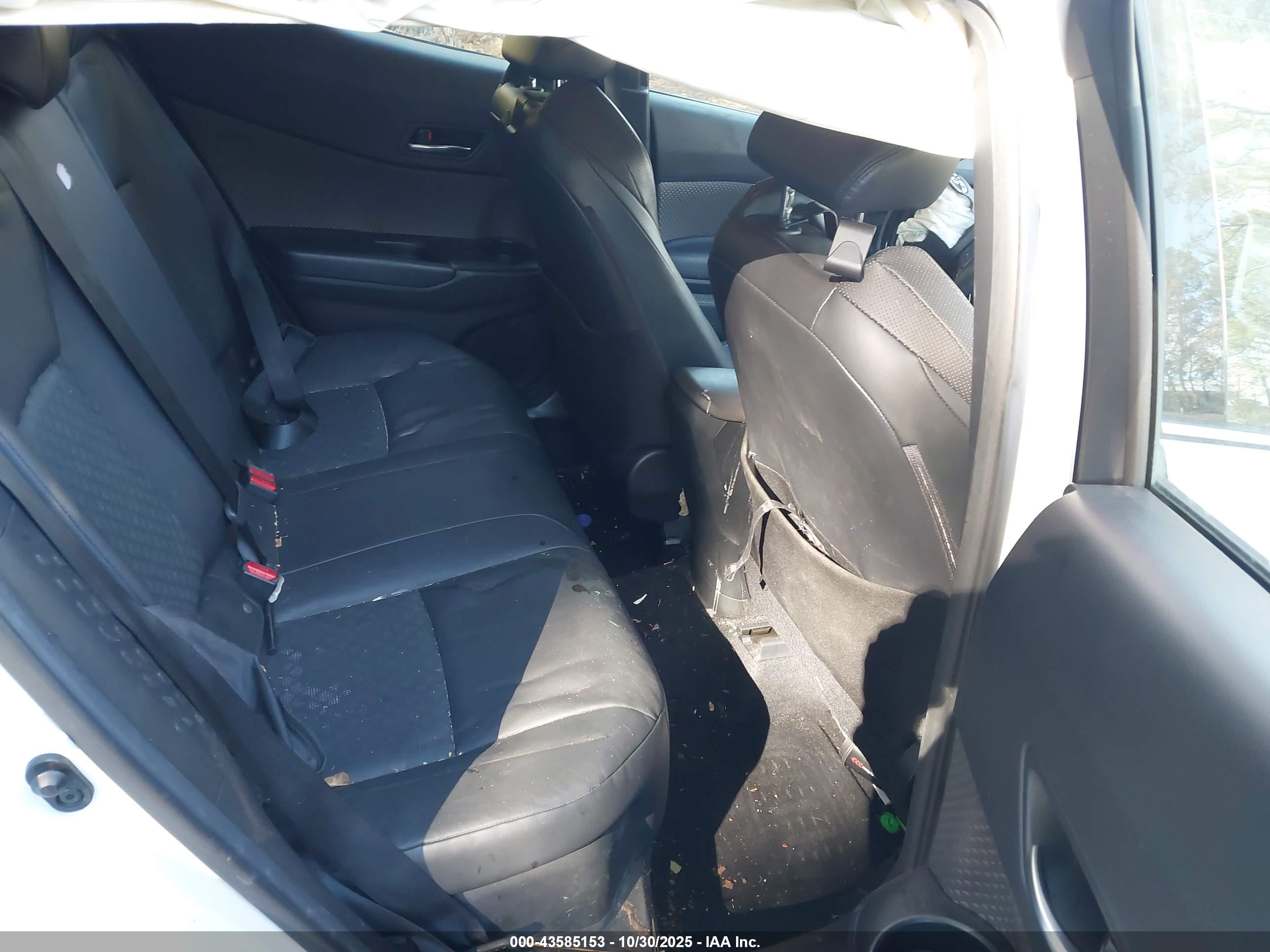 TOYOTA C-HR image 8
