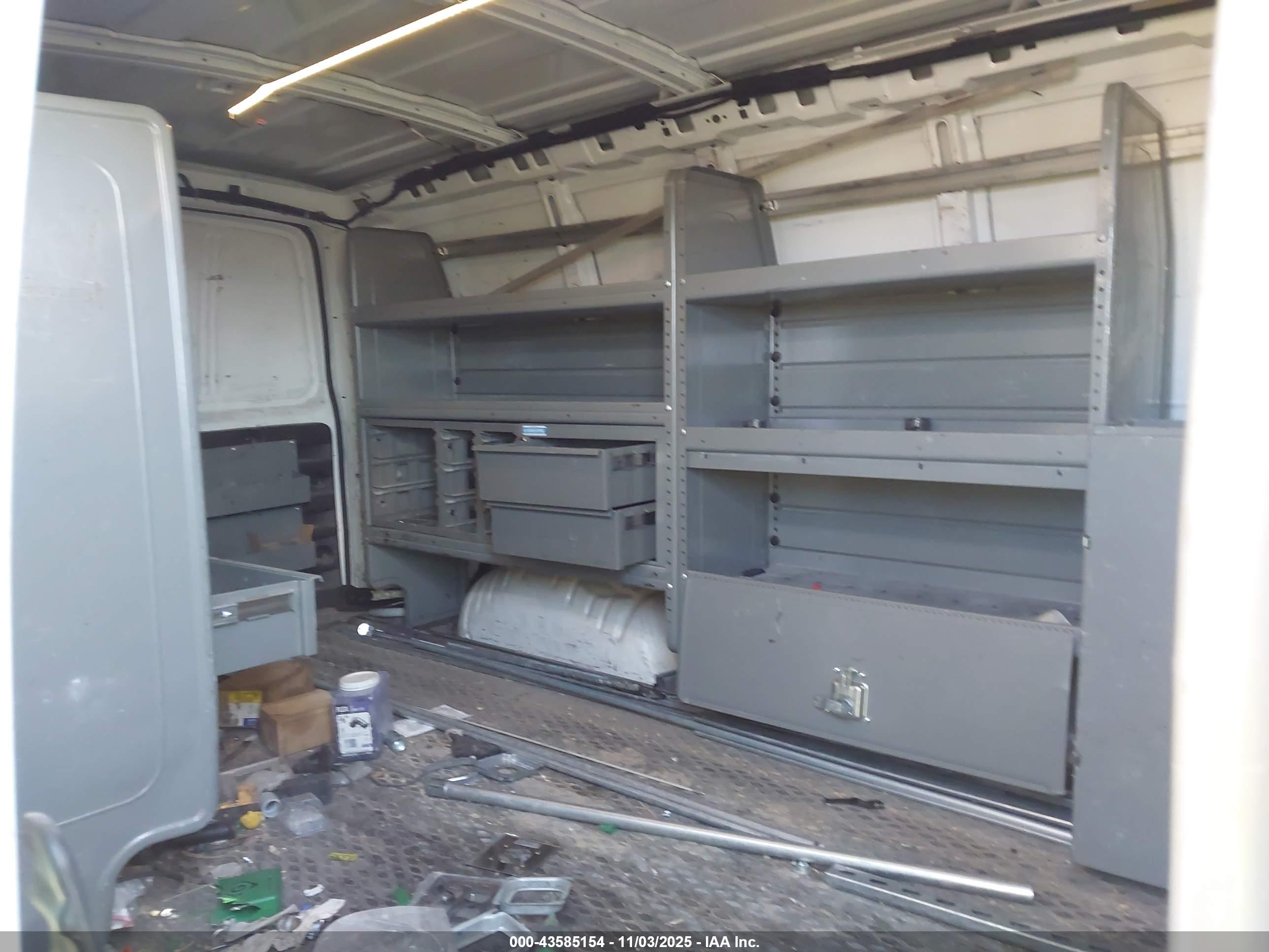 CHEVROLET EXPRESS image 8