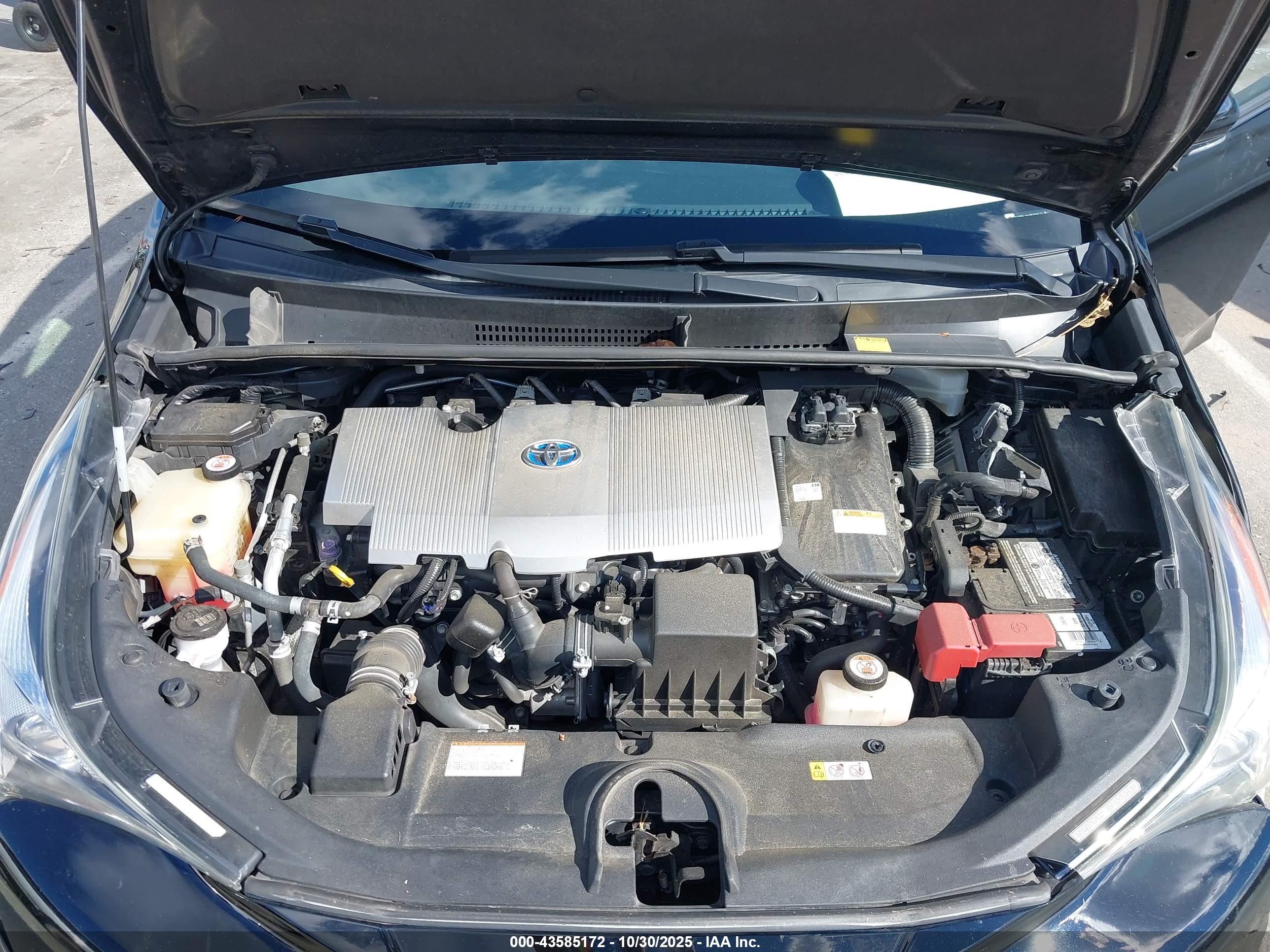 TOYOTA PRIUS image 10