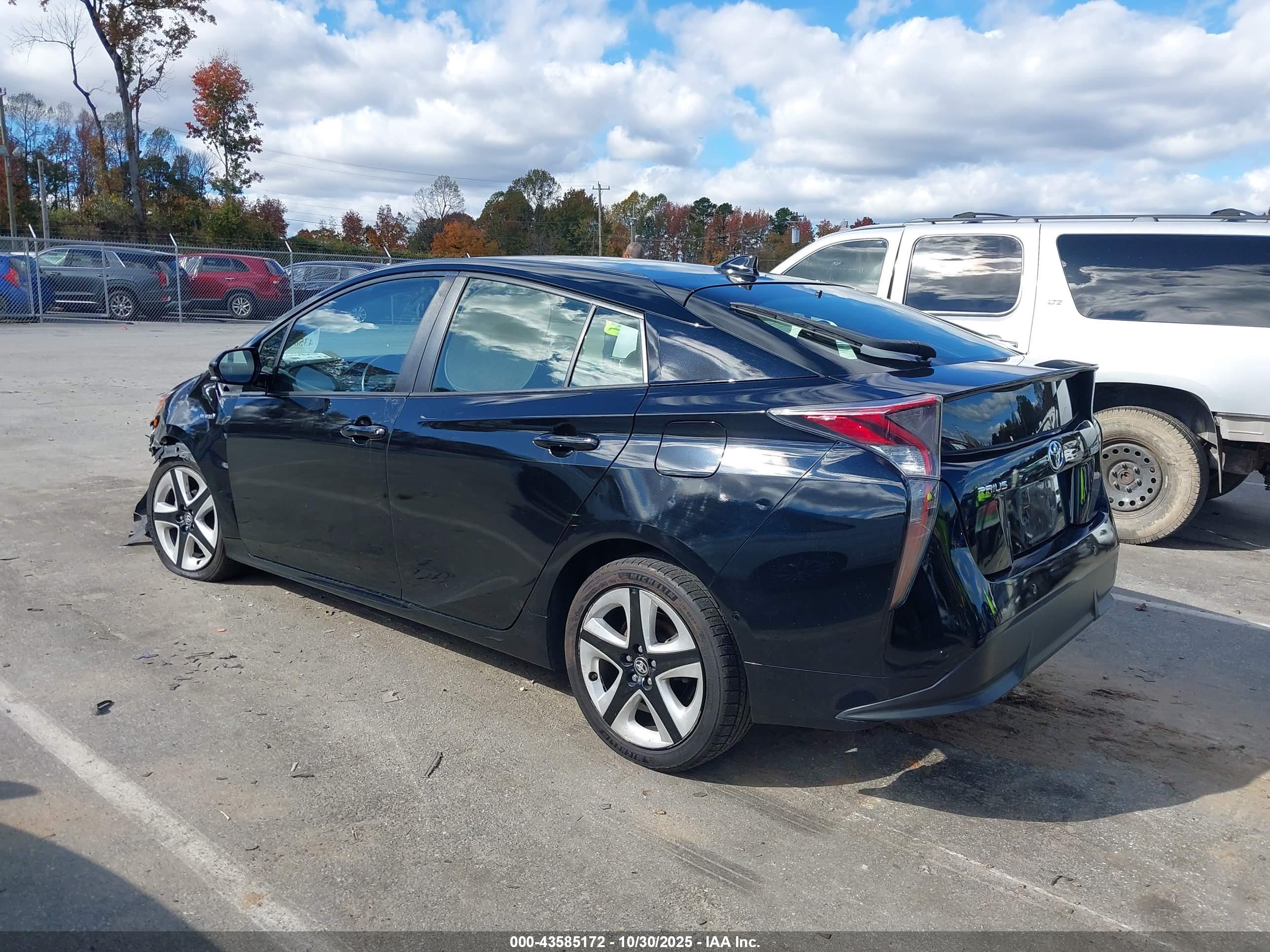 TOYOTA PRIUS image 3