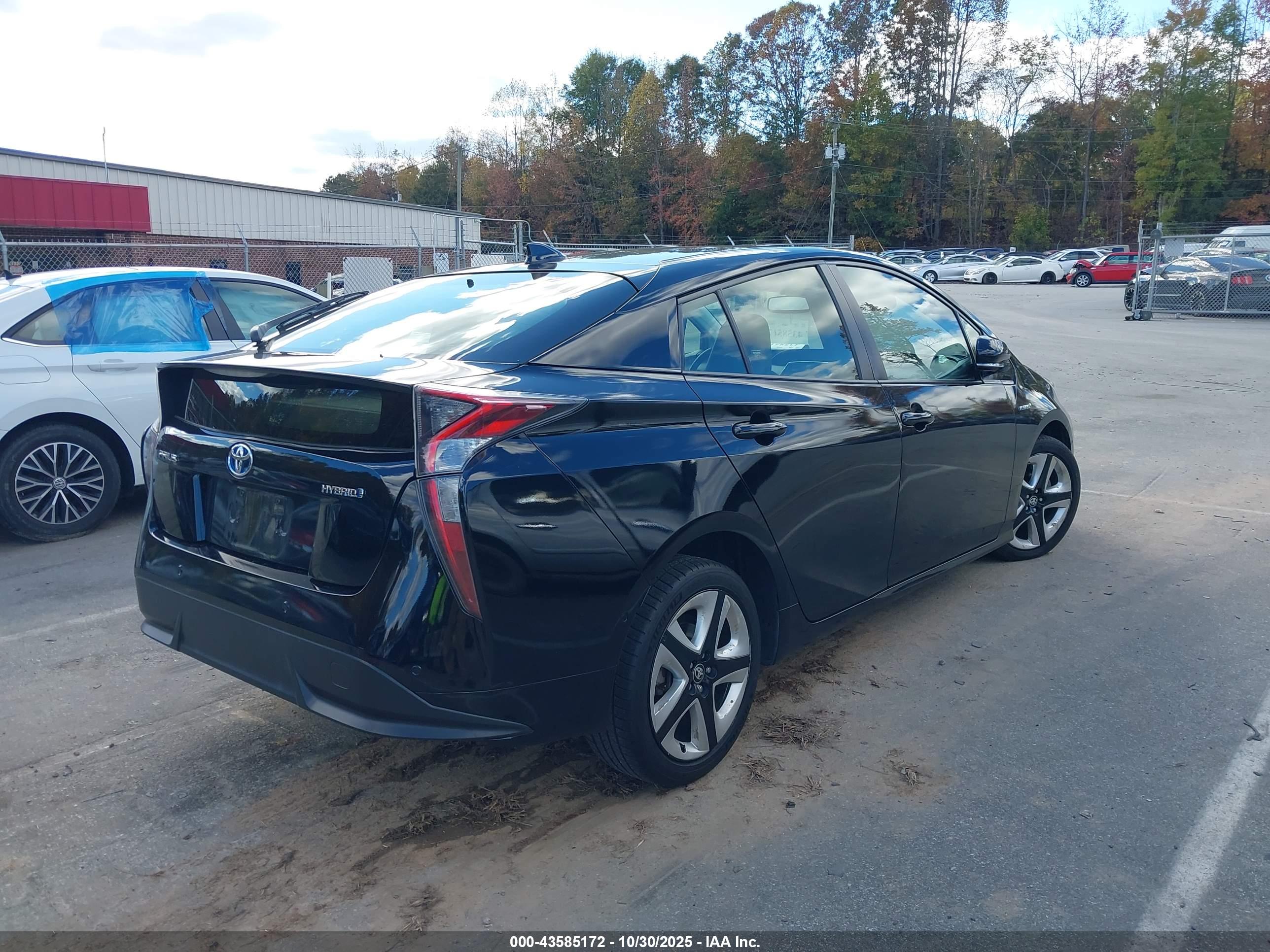 TOYOTA PRIUS image 4