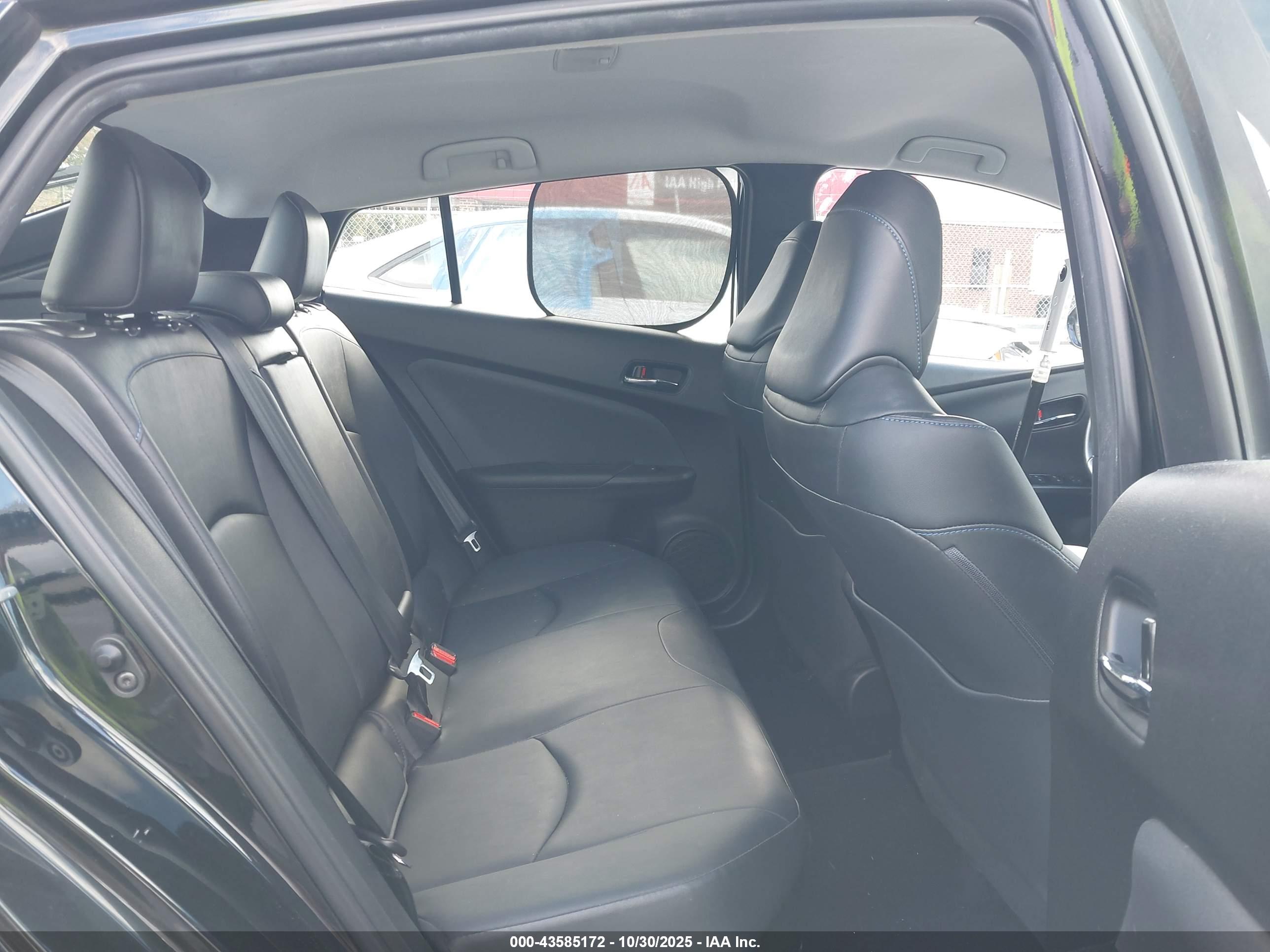 TOYOTA PRIUS image 8