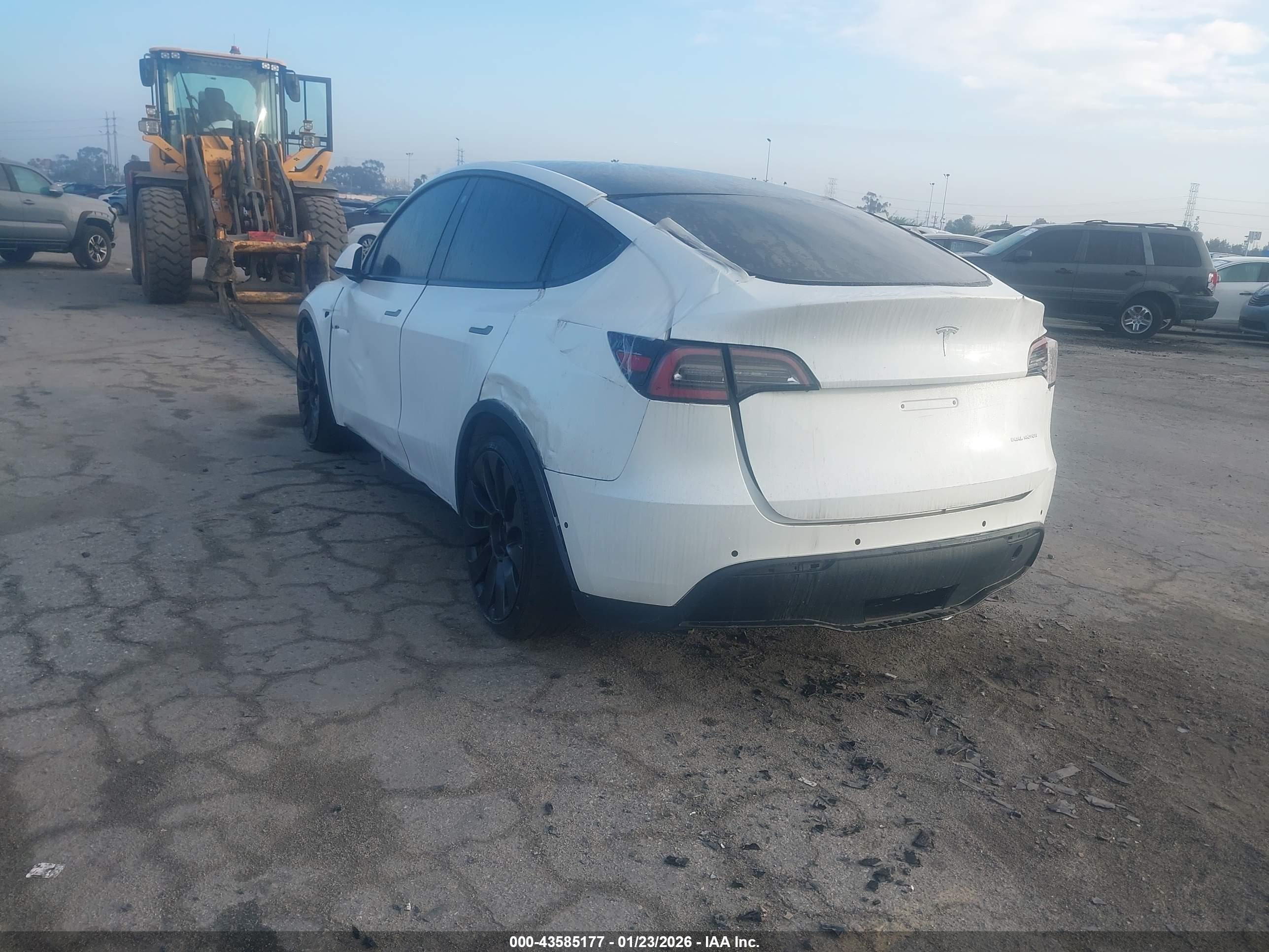 TESLA MODEL image 3