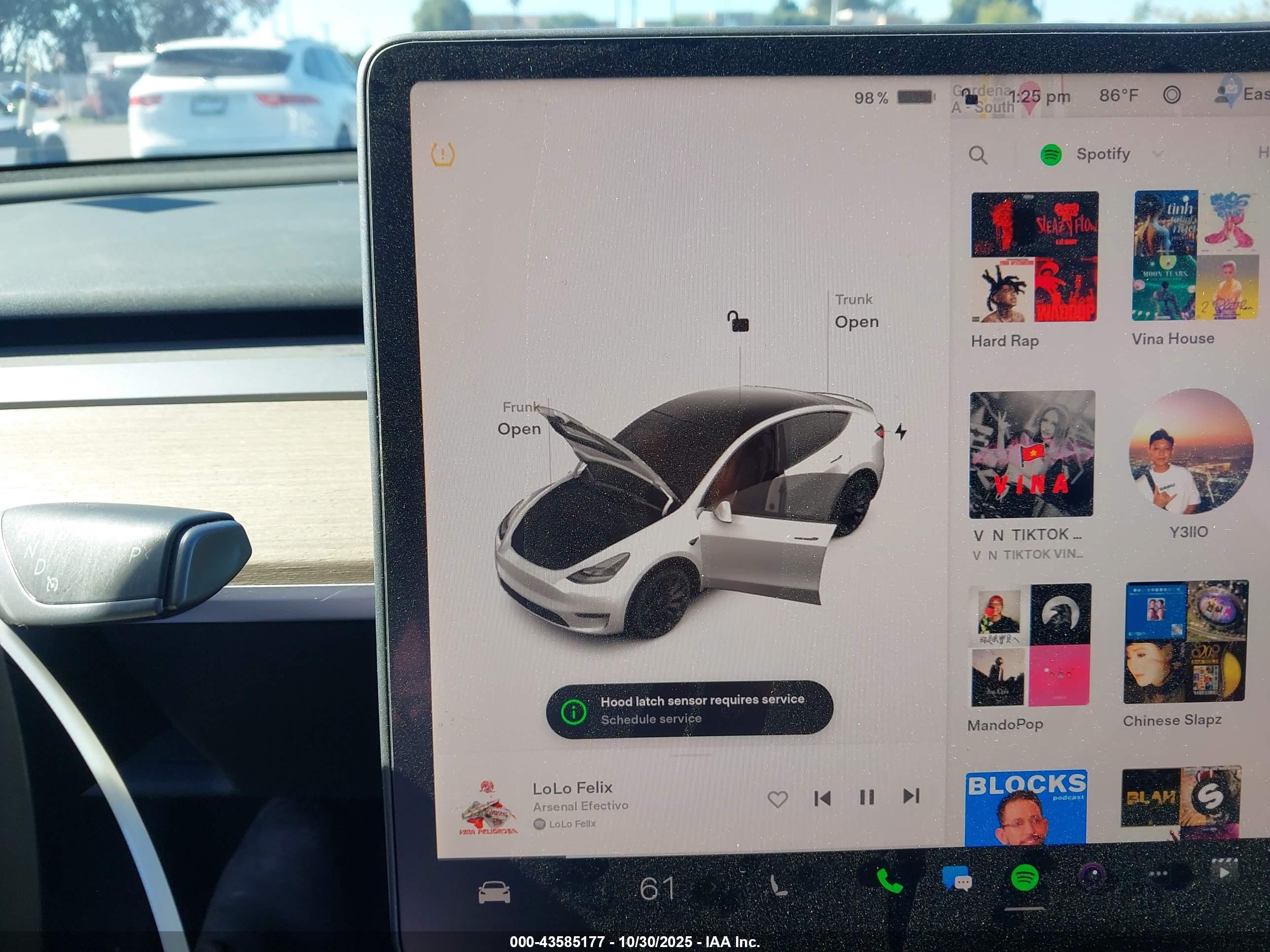 TESLA MODEL image 7