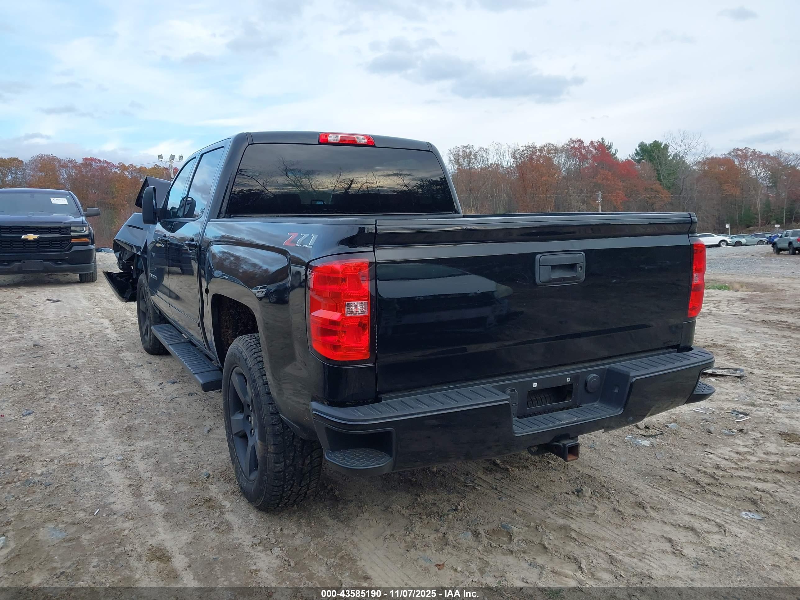 CHEVROLET SILVERADO image 3