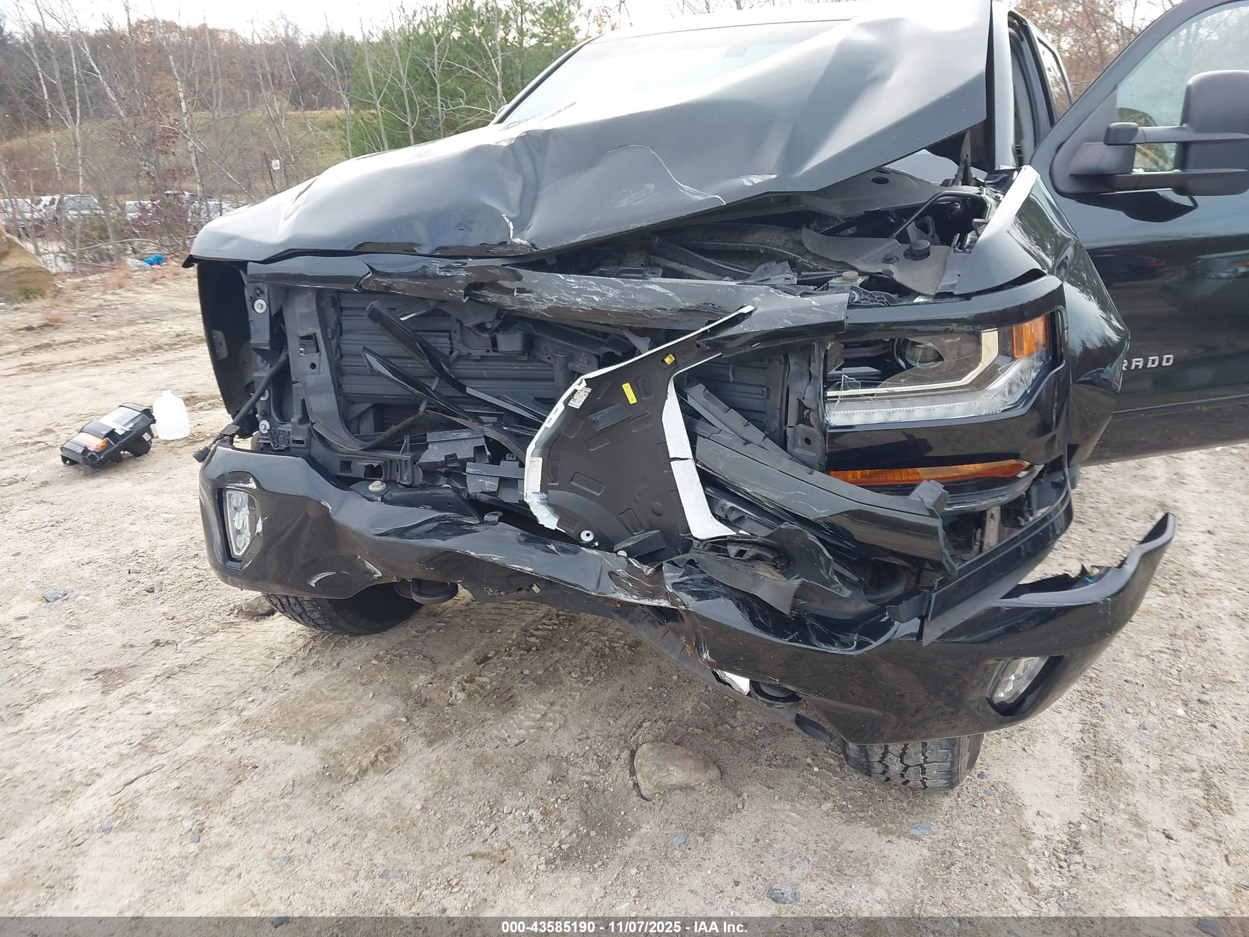 CHEVROLET SILVERADO image 6