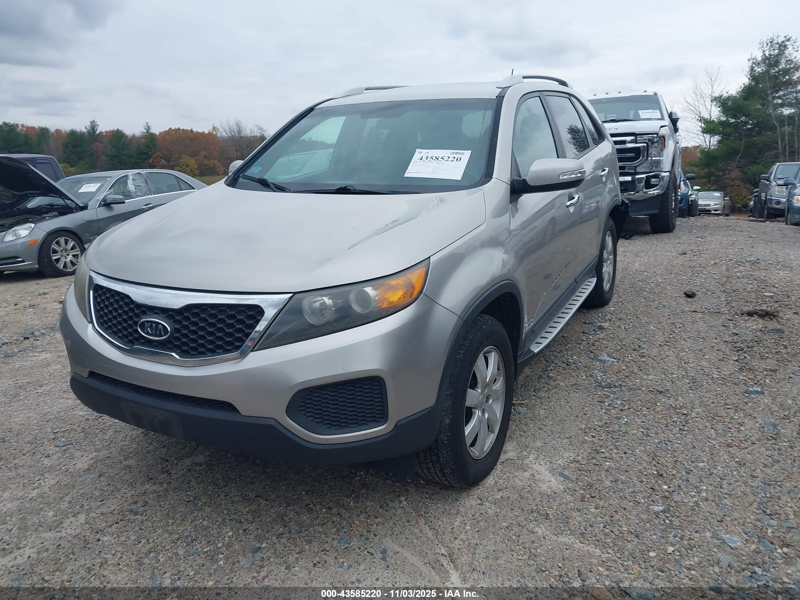 KIA SORENTO image 2
