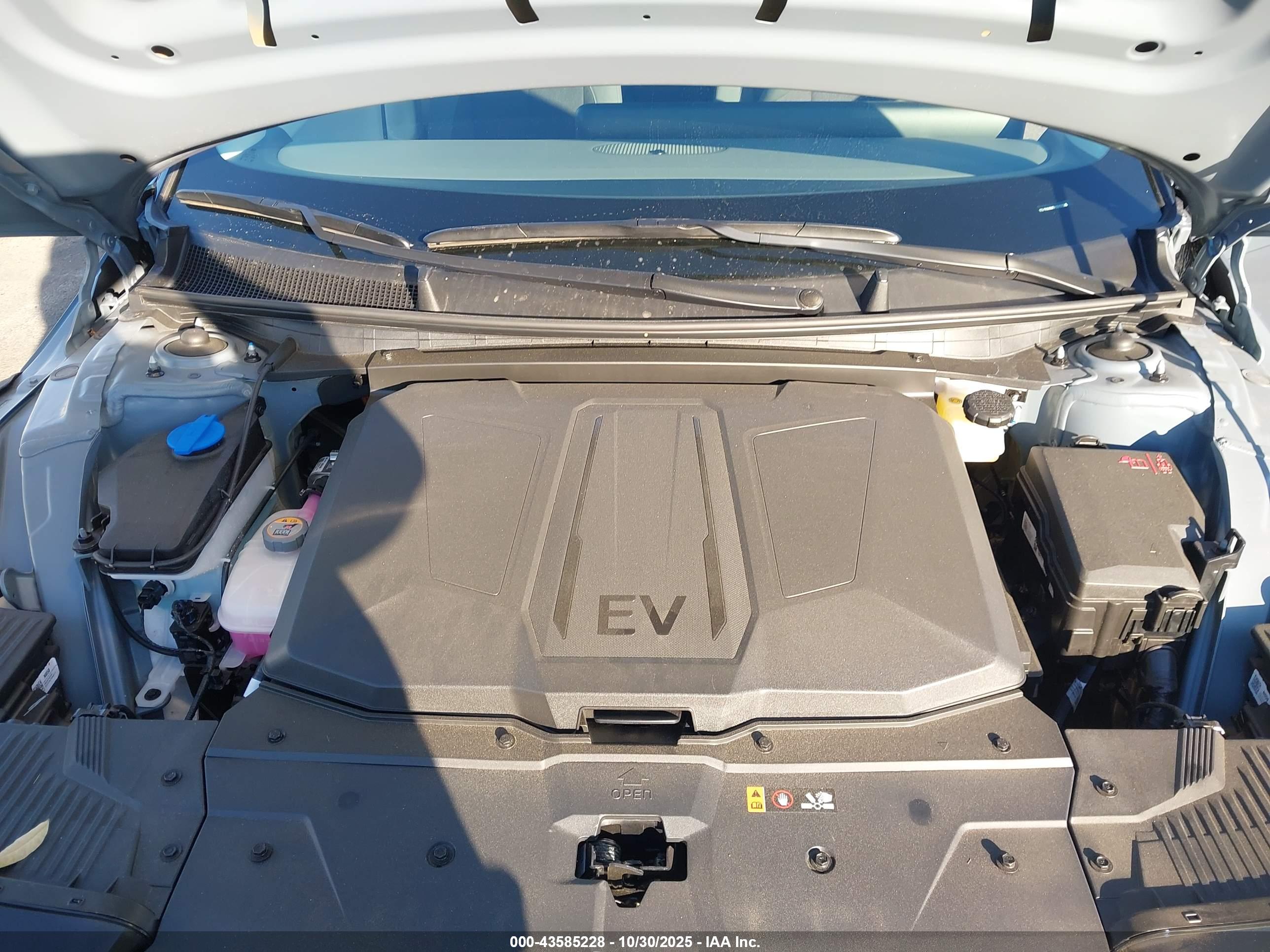 HYUNDAI IONIQ image 10