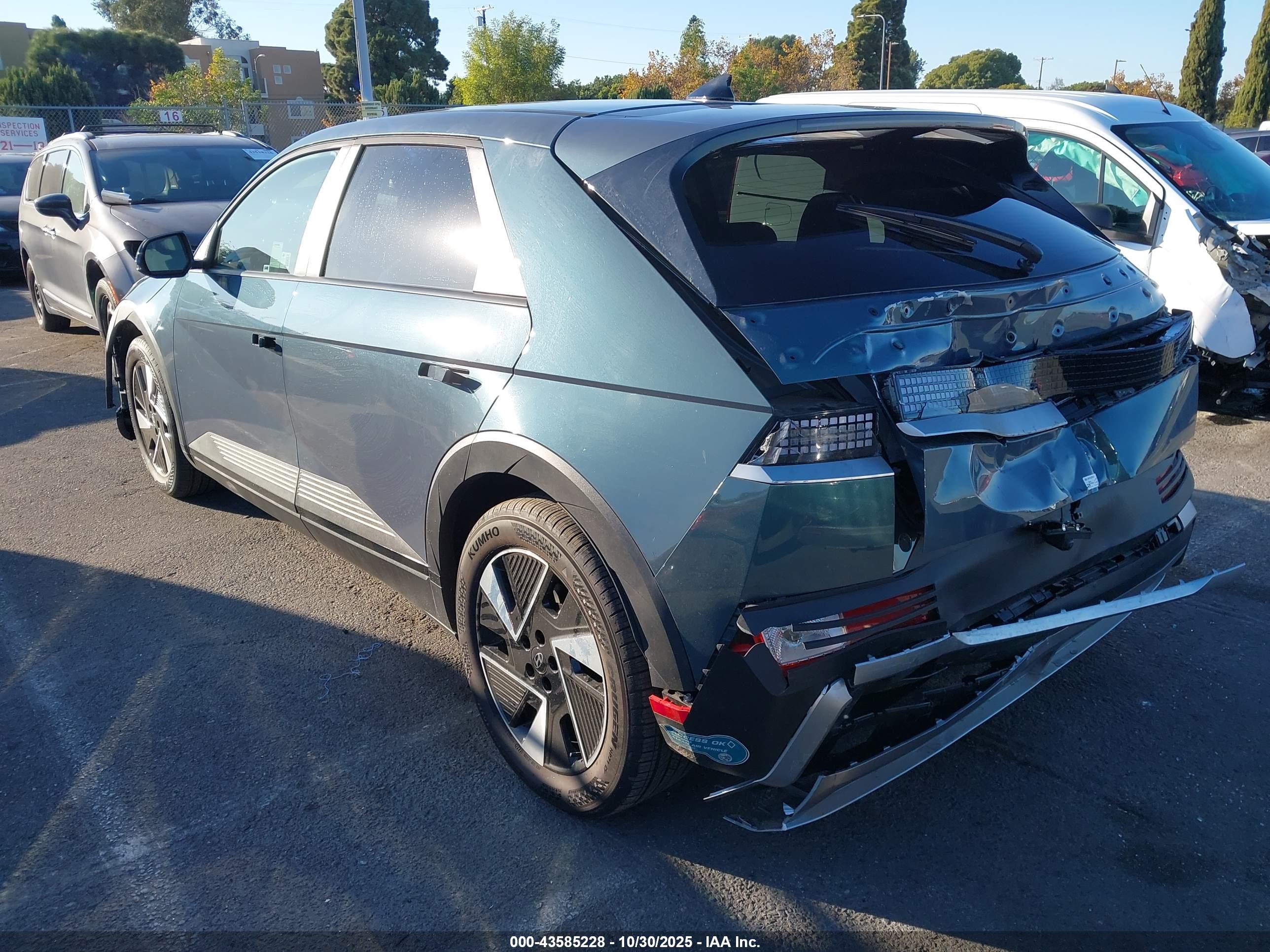 HYUNDAI IONIQ image 3