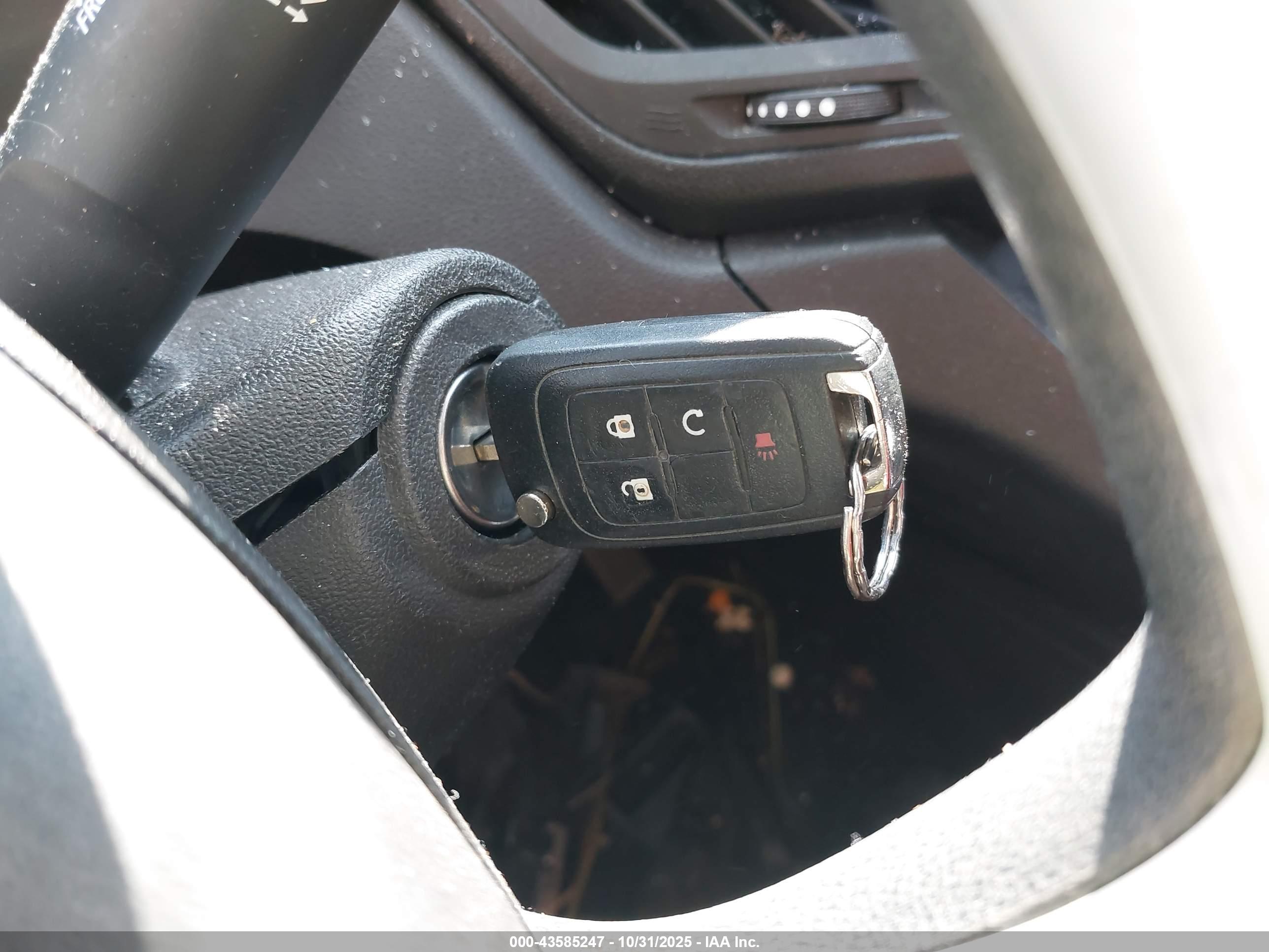 CHEVROLET EQUINOX image 11