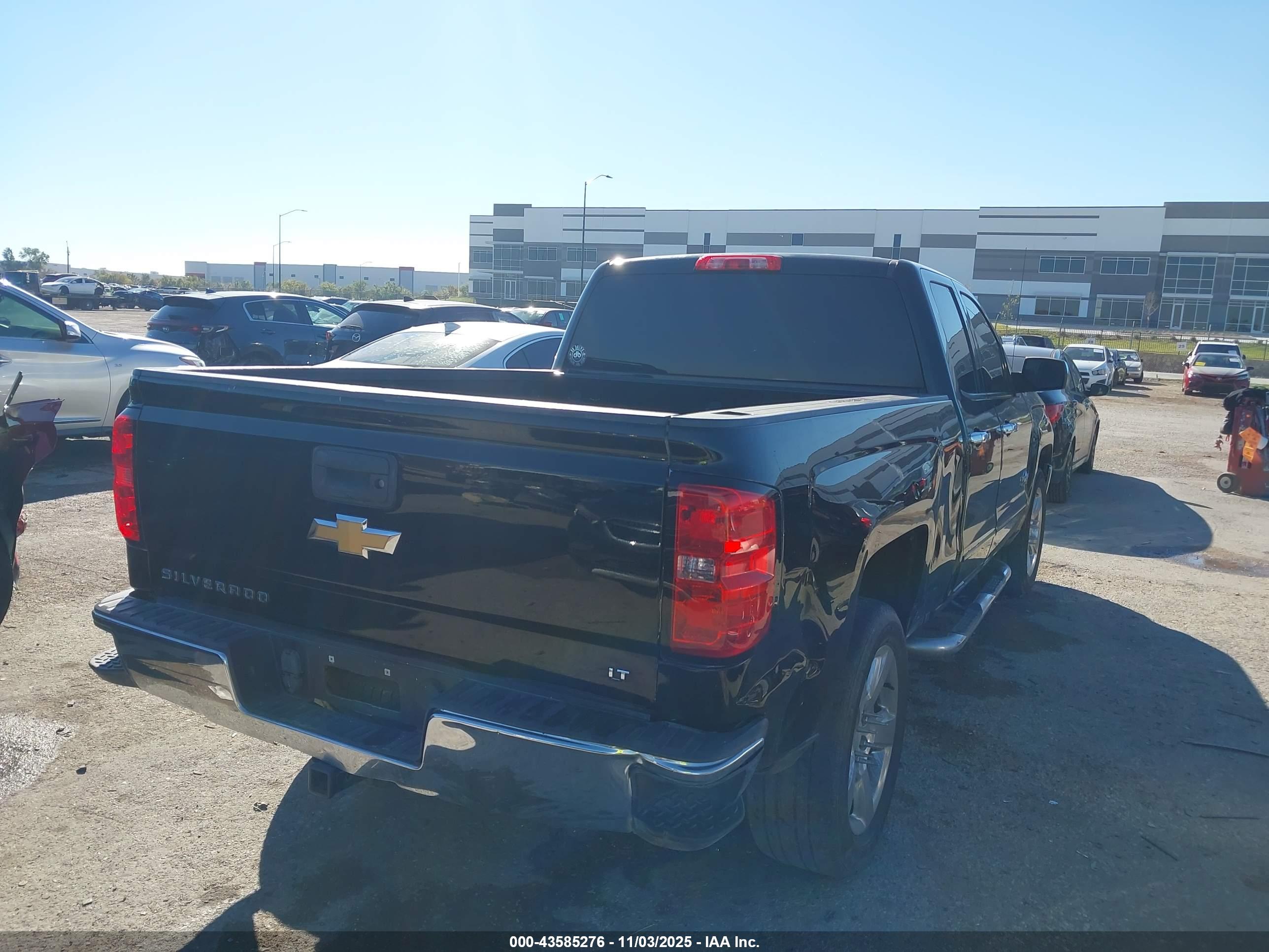 CHEVROLET SILVERADO image 4