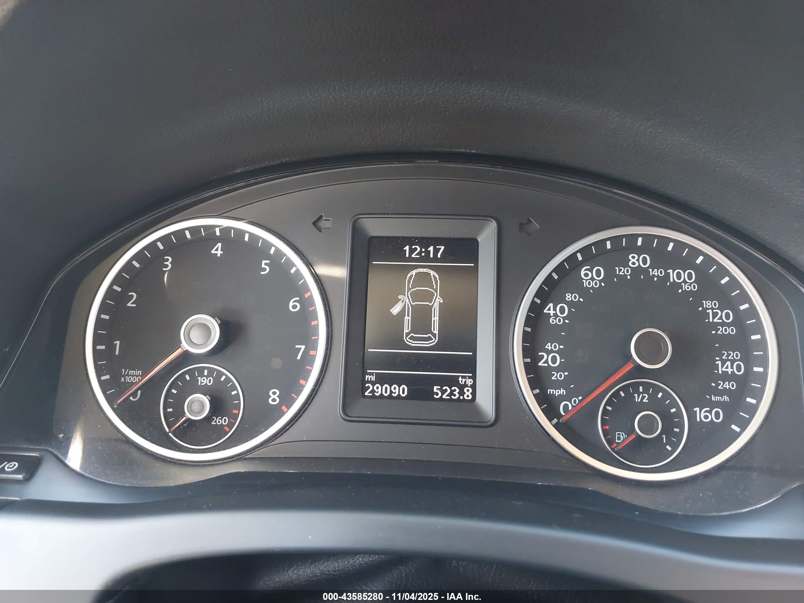 VOLKSWAGEN TIGUAN image 7