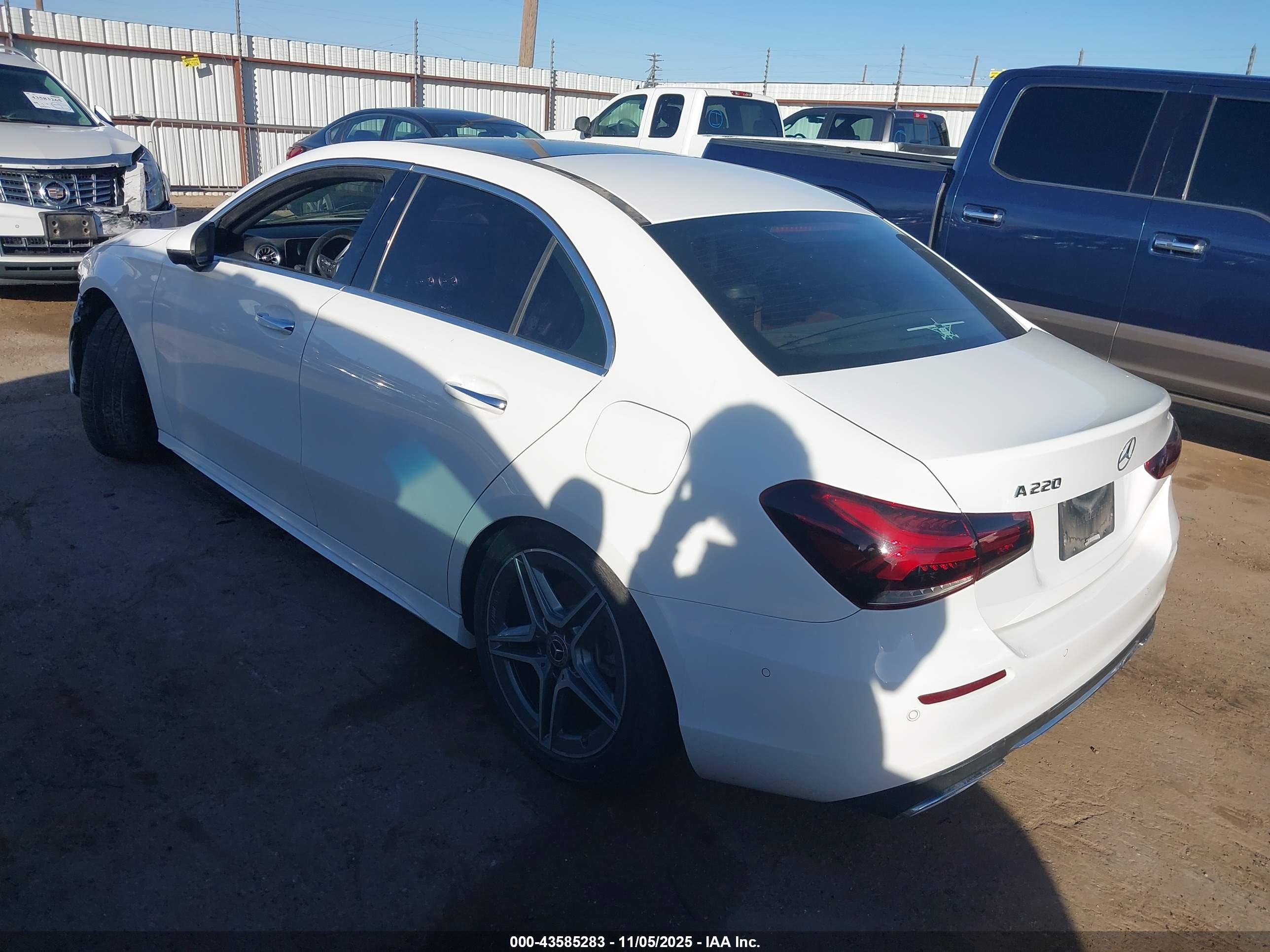 MERCEDES-BENZ A image 3