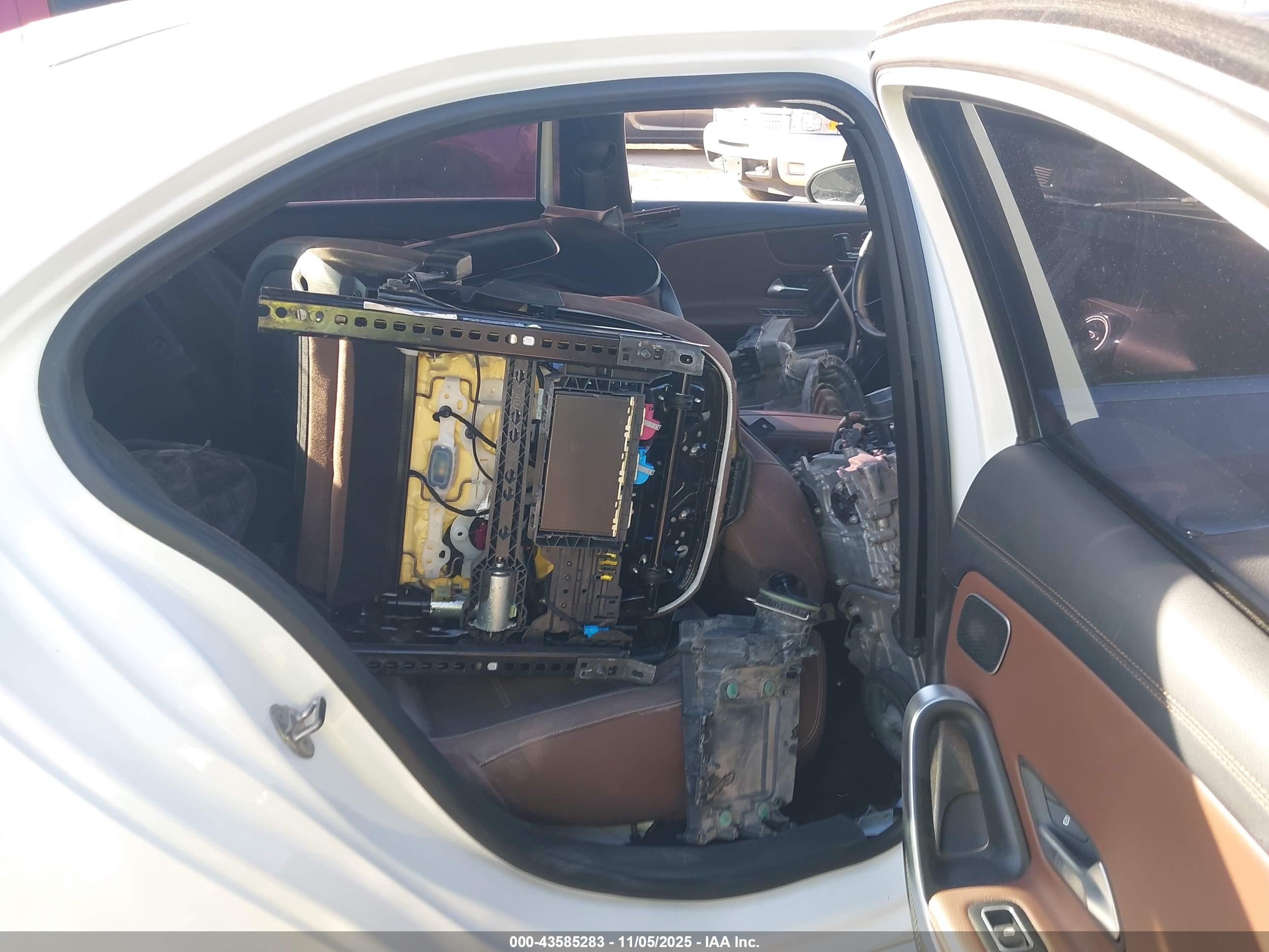 MERCEDES-BENZ A image 8