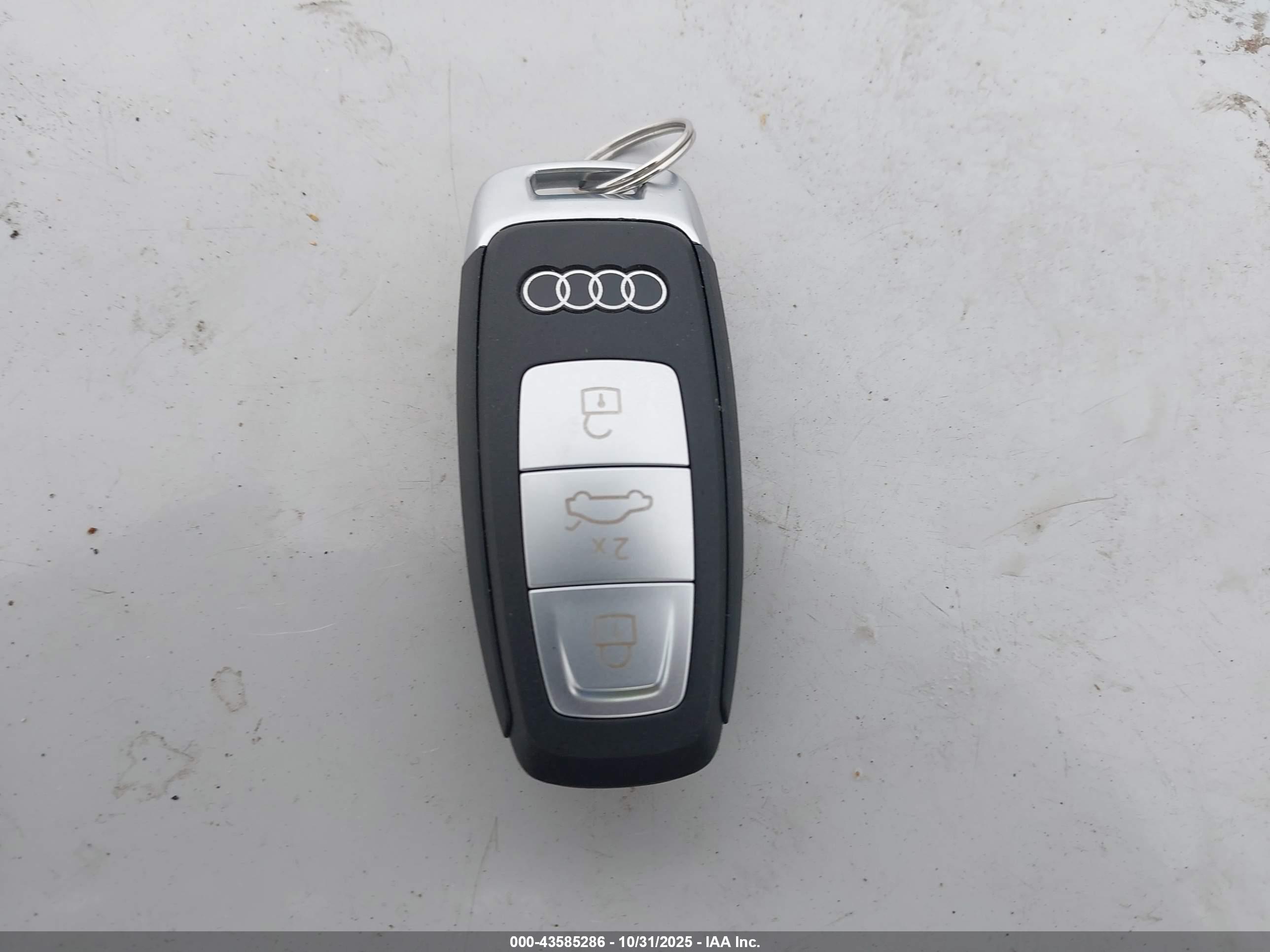 AUDI Q4 image 11