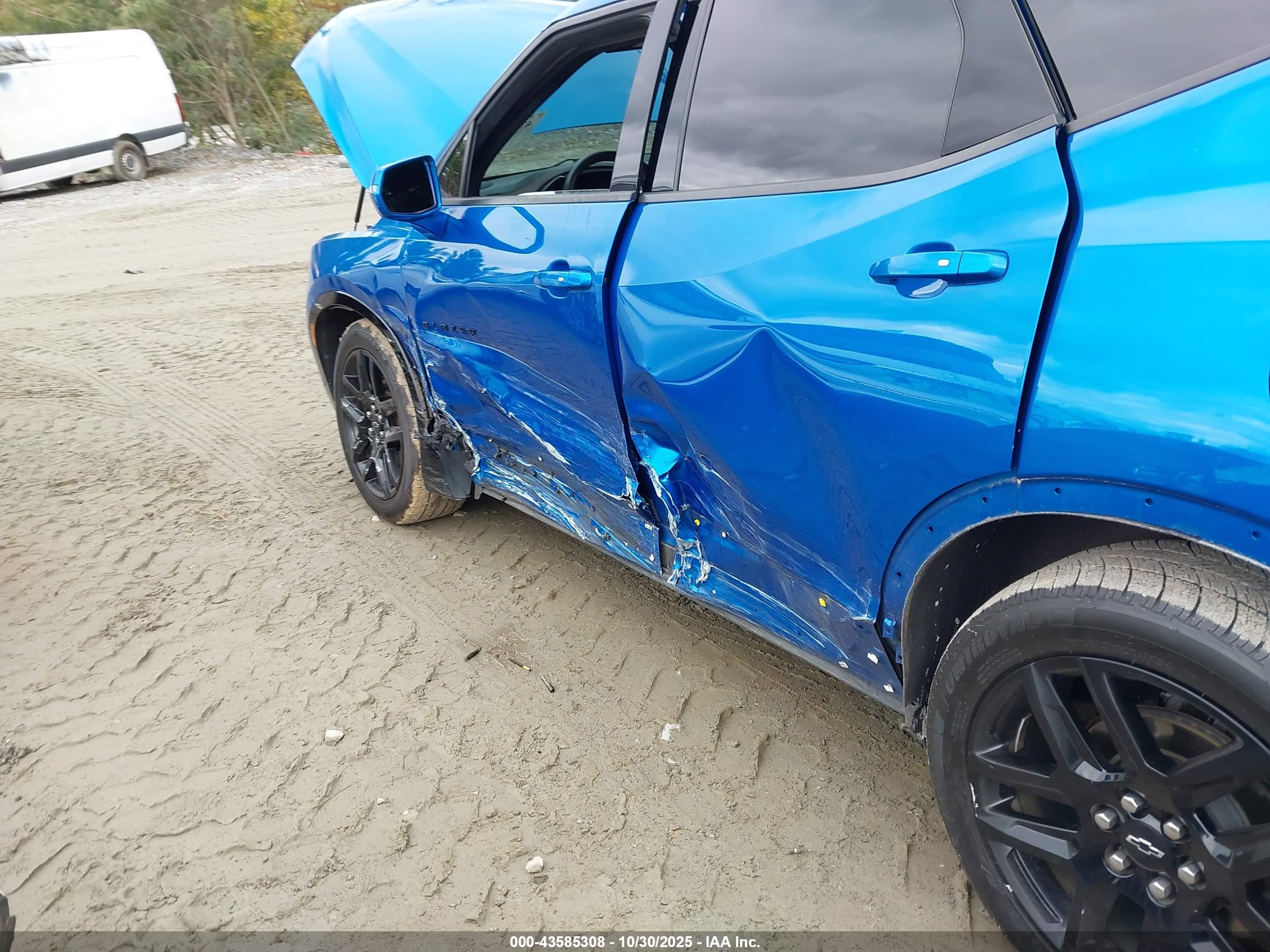 CHEVROLET BLAZER image 6
