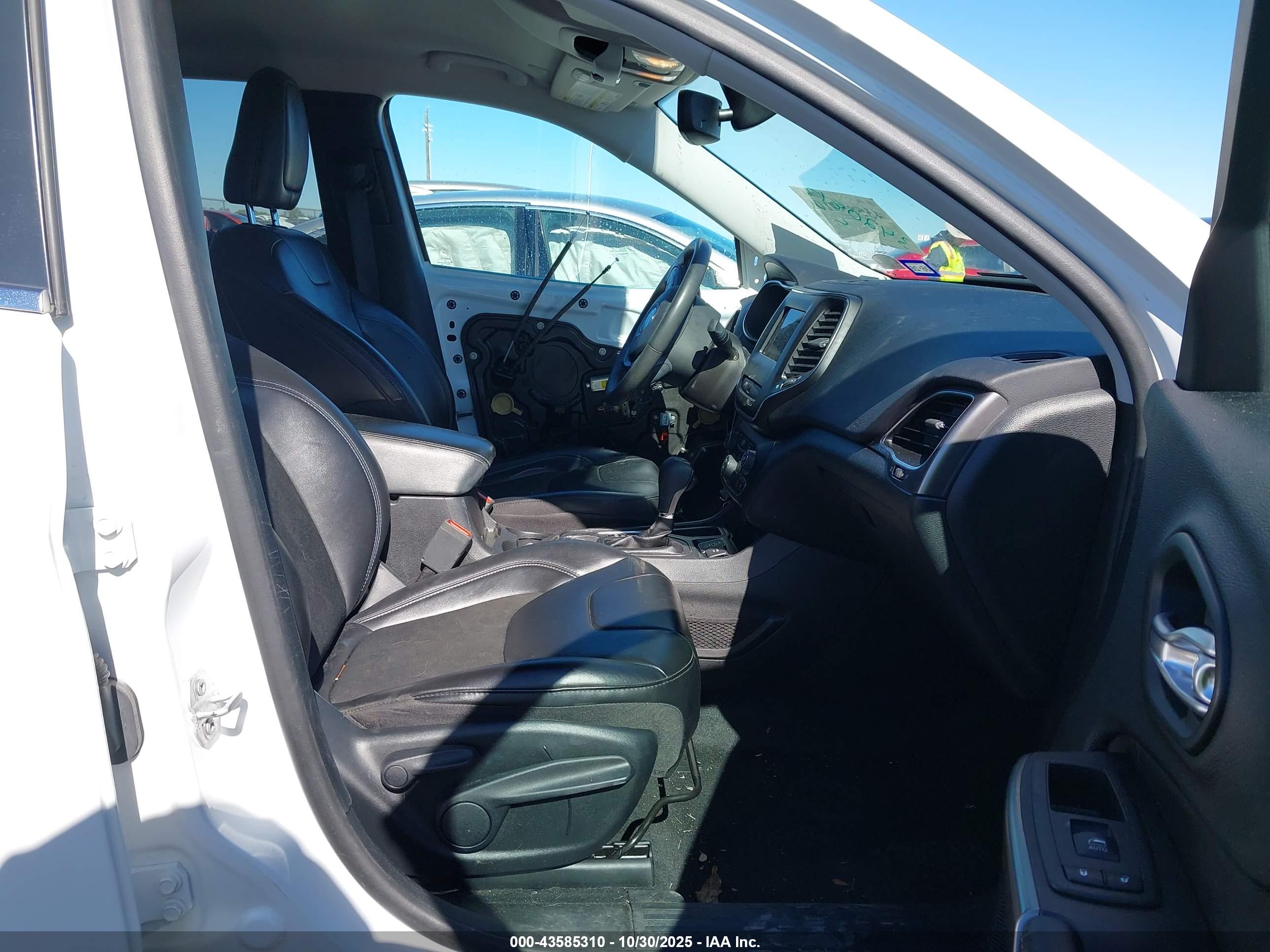 JEEP CHEROKEE image 5