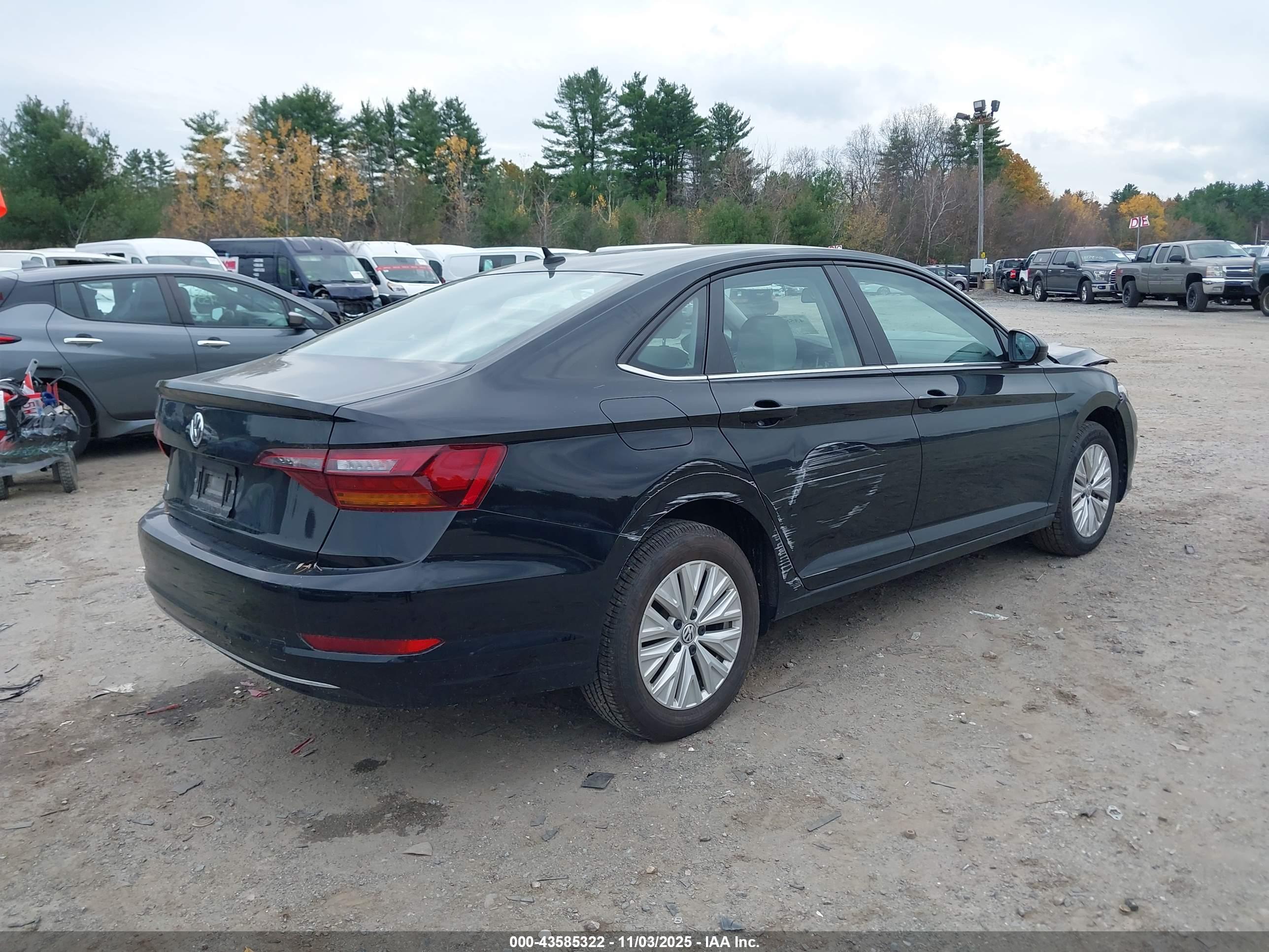 VOLKSWAGEN JETTA image 4
