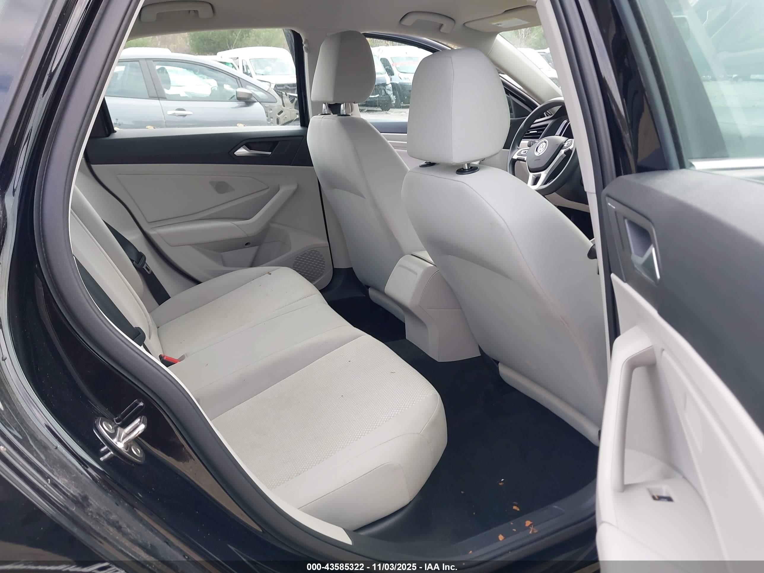 VOLKSWAGEN JETTA image 8