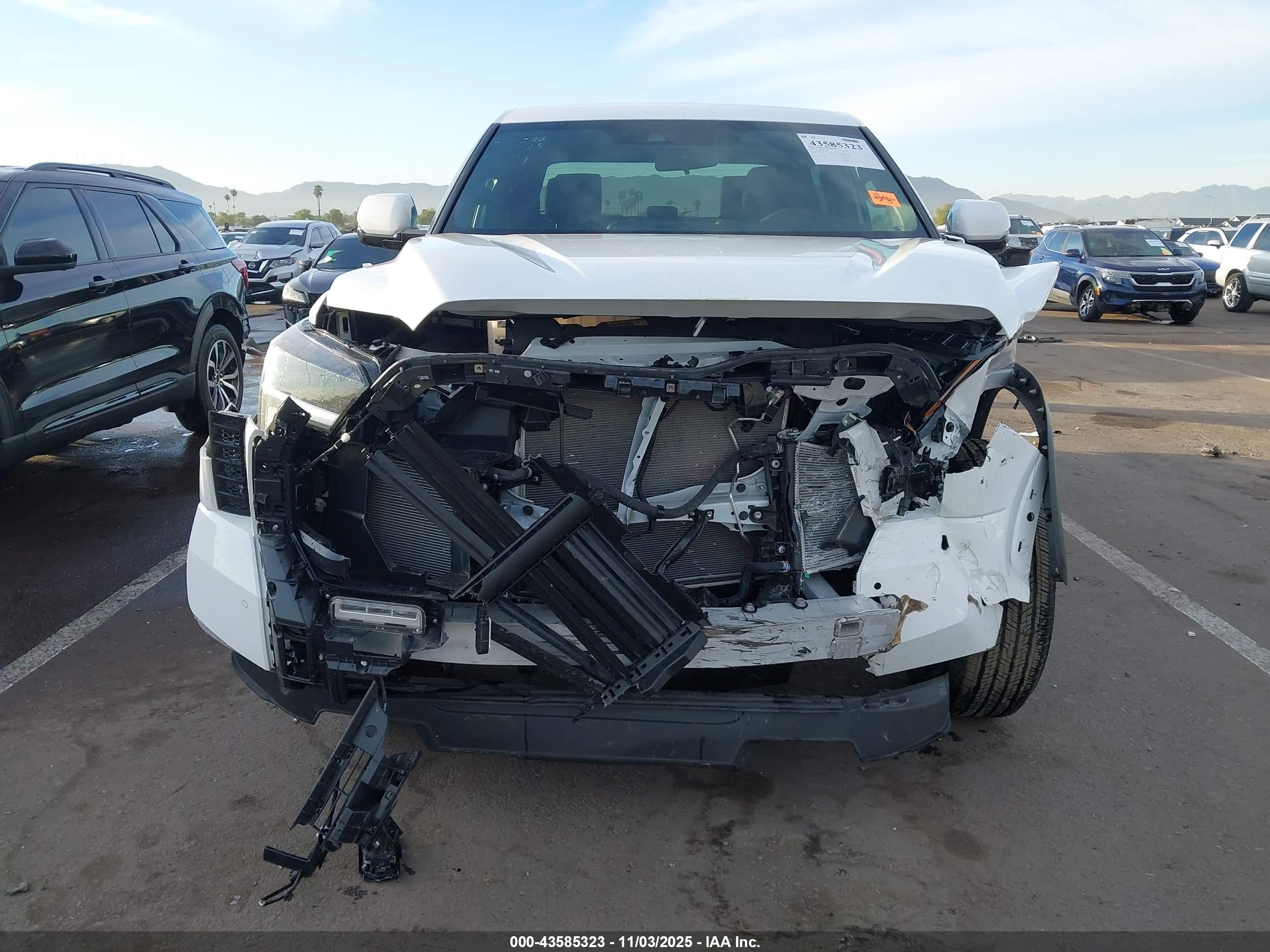 TOYOTA TUNDRA image 6