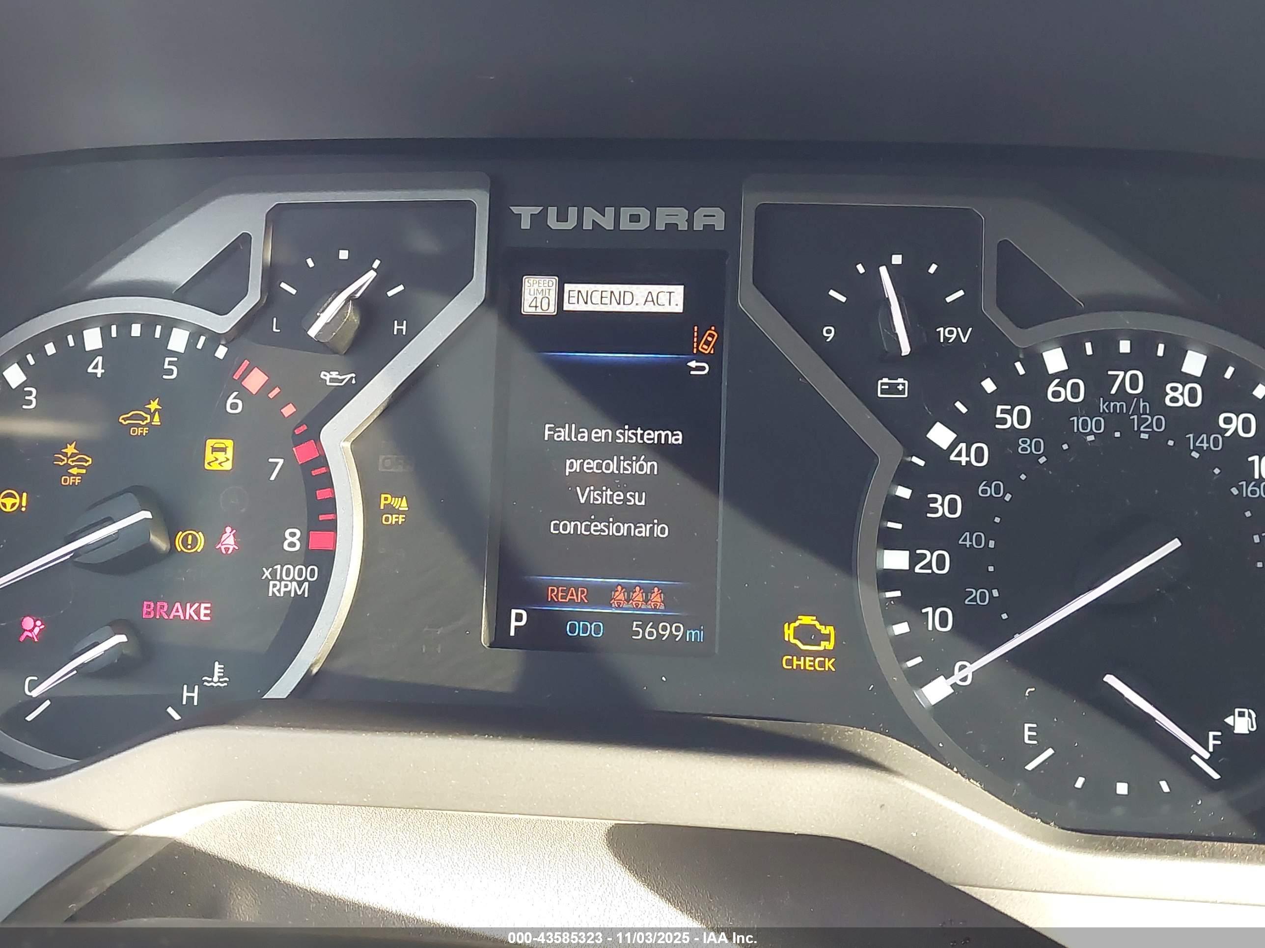 TOYOTA TUNDRA image 7