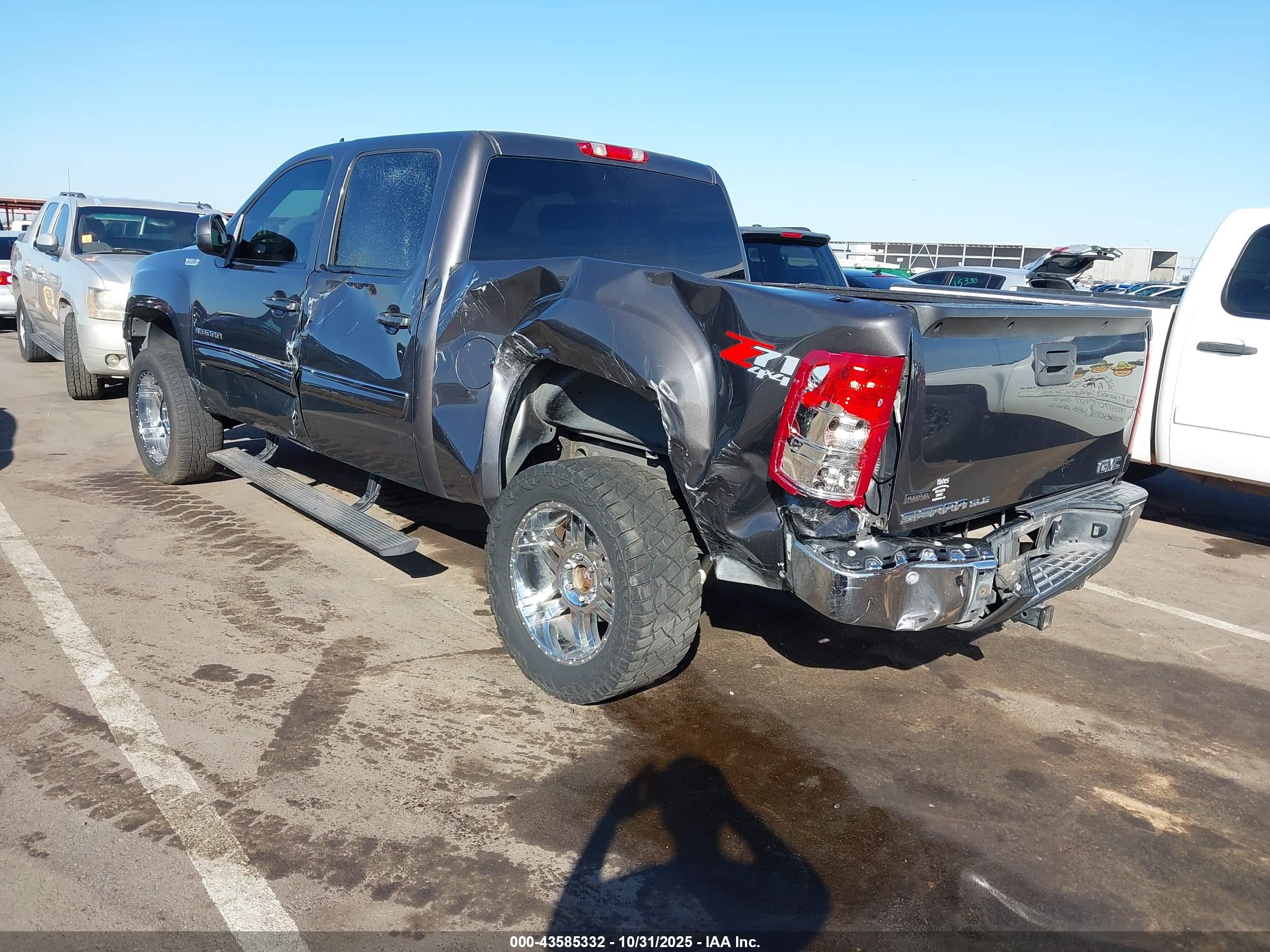 GMC SIERRA image 3