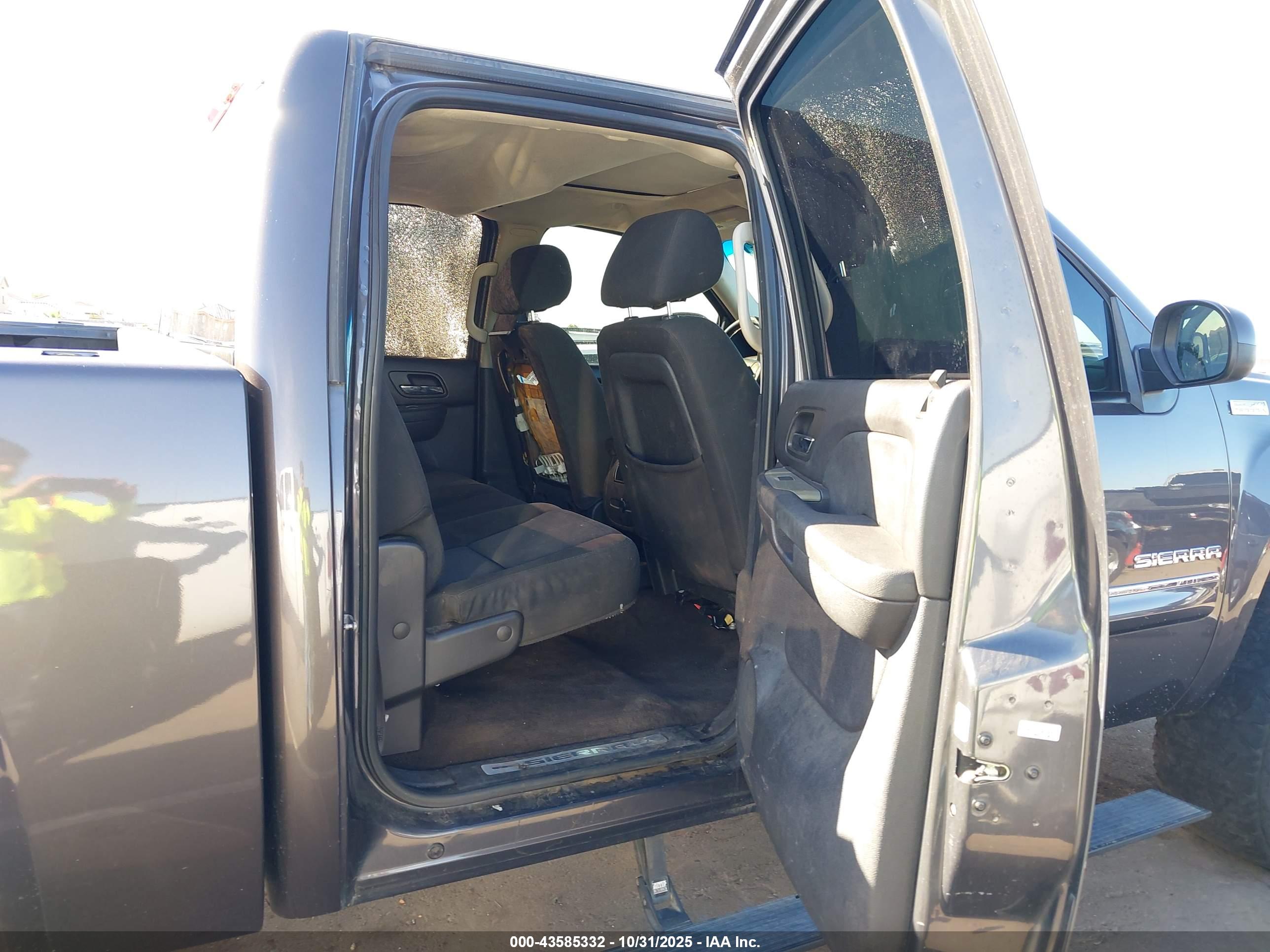 GMC SIERRA image 8