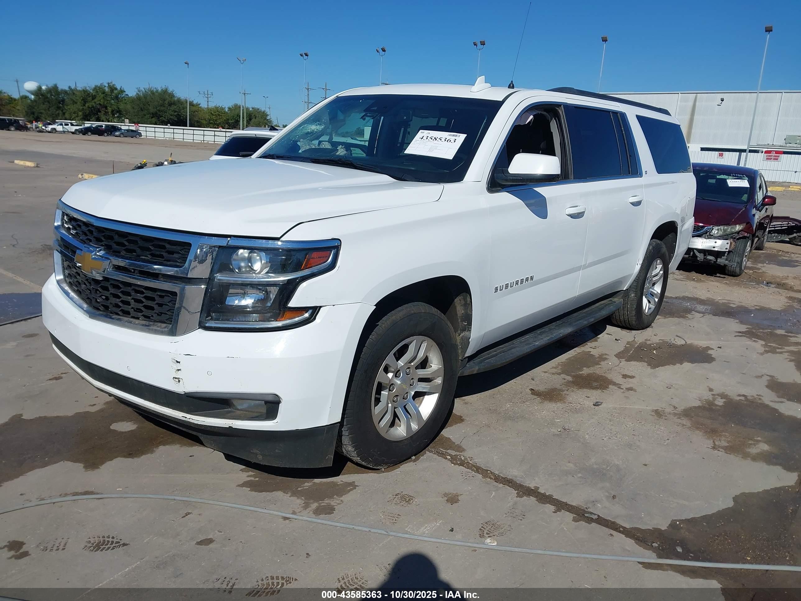 CHEVROLET SUBURBAN image 2