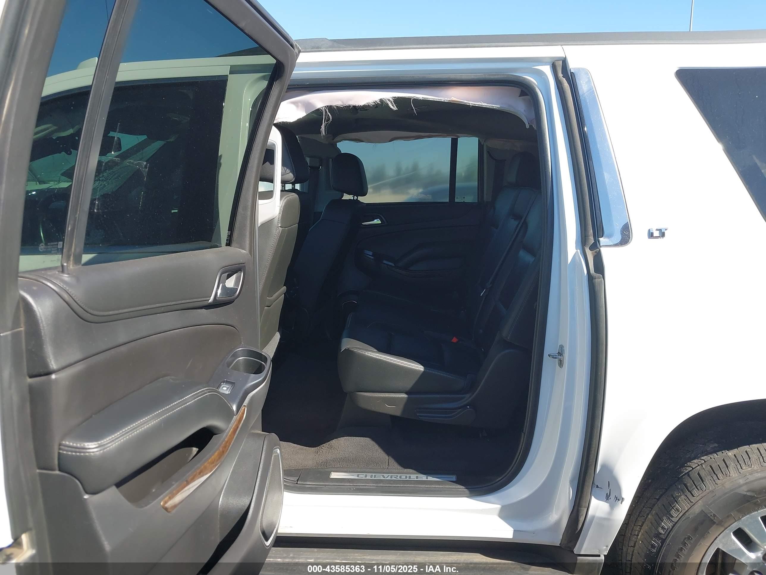 CHEVROLET SUBURBAN image 8