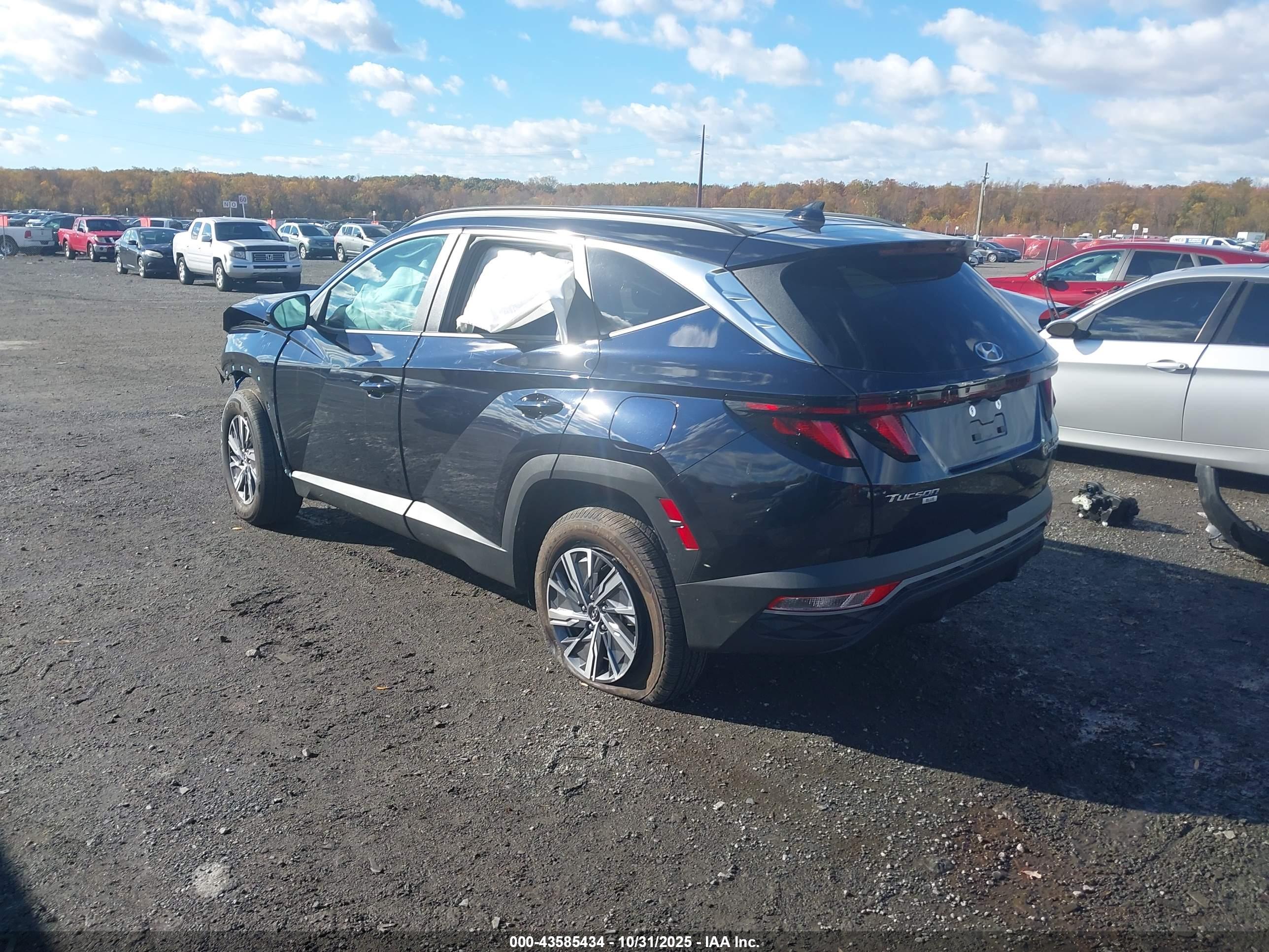 HYUNDAI TUCSON image 3