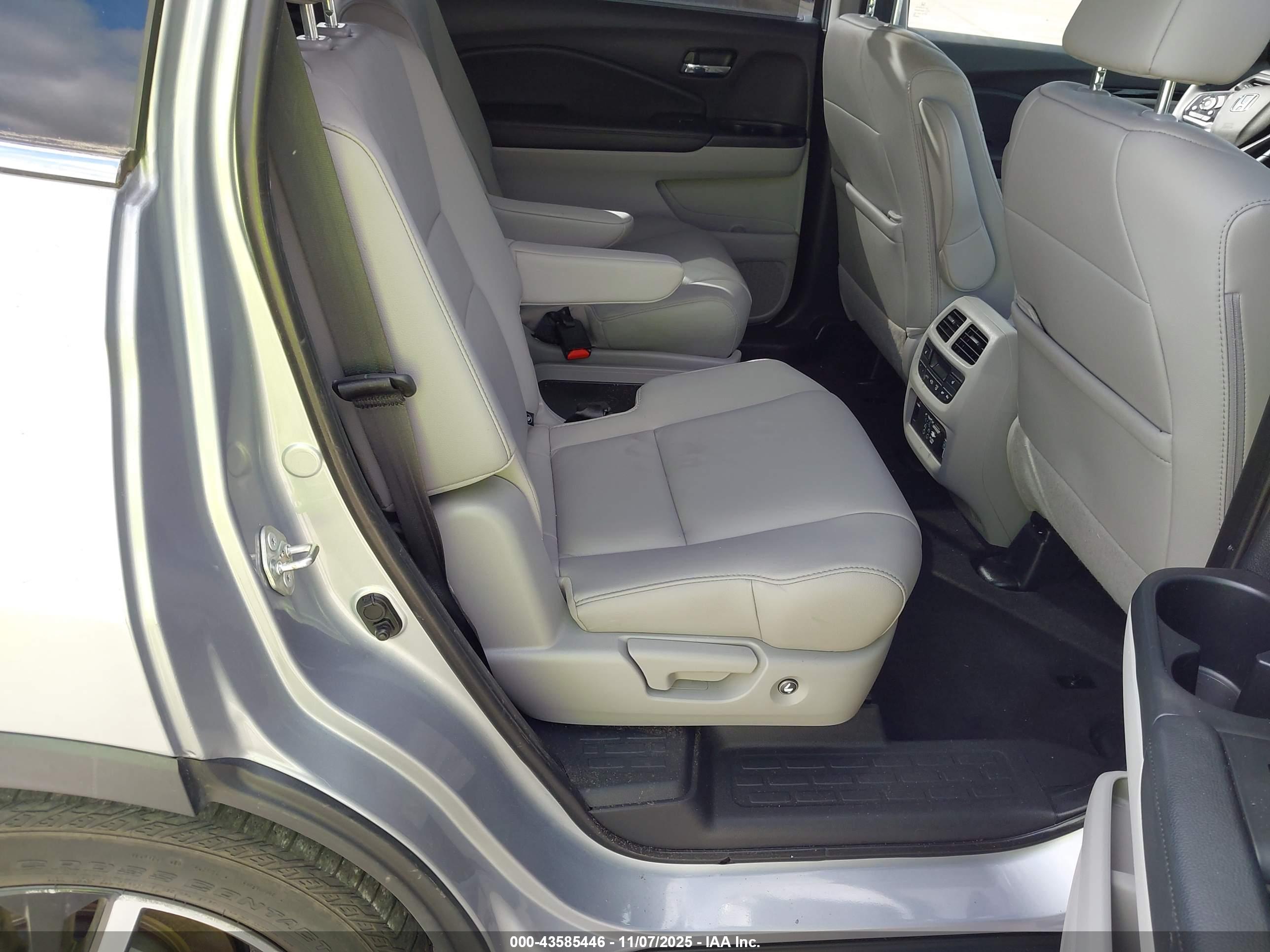 HONDA PILOT image 8