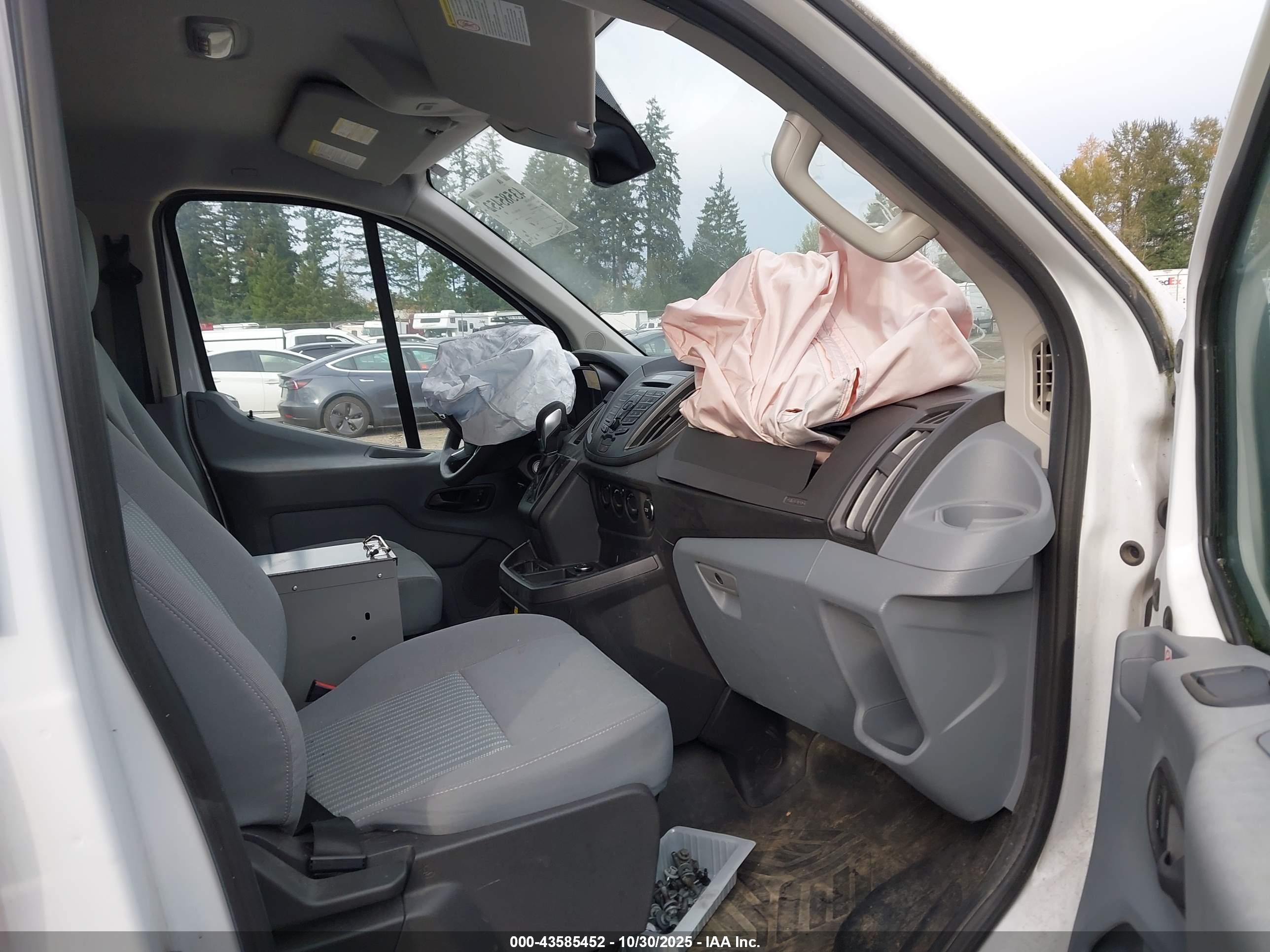 FORD TRANSIT-150 image 5