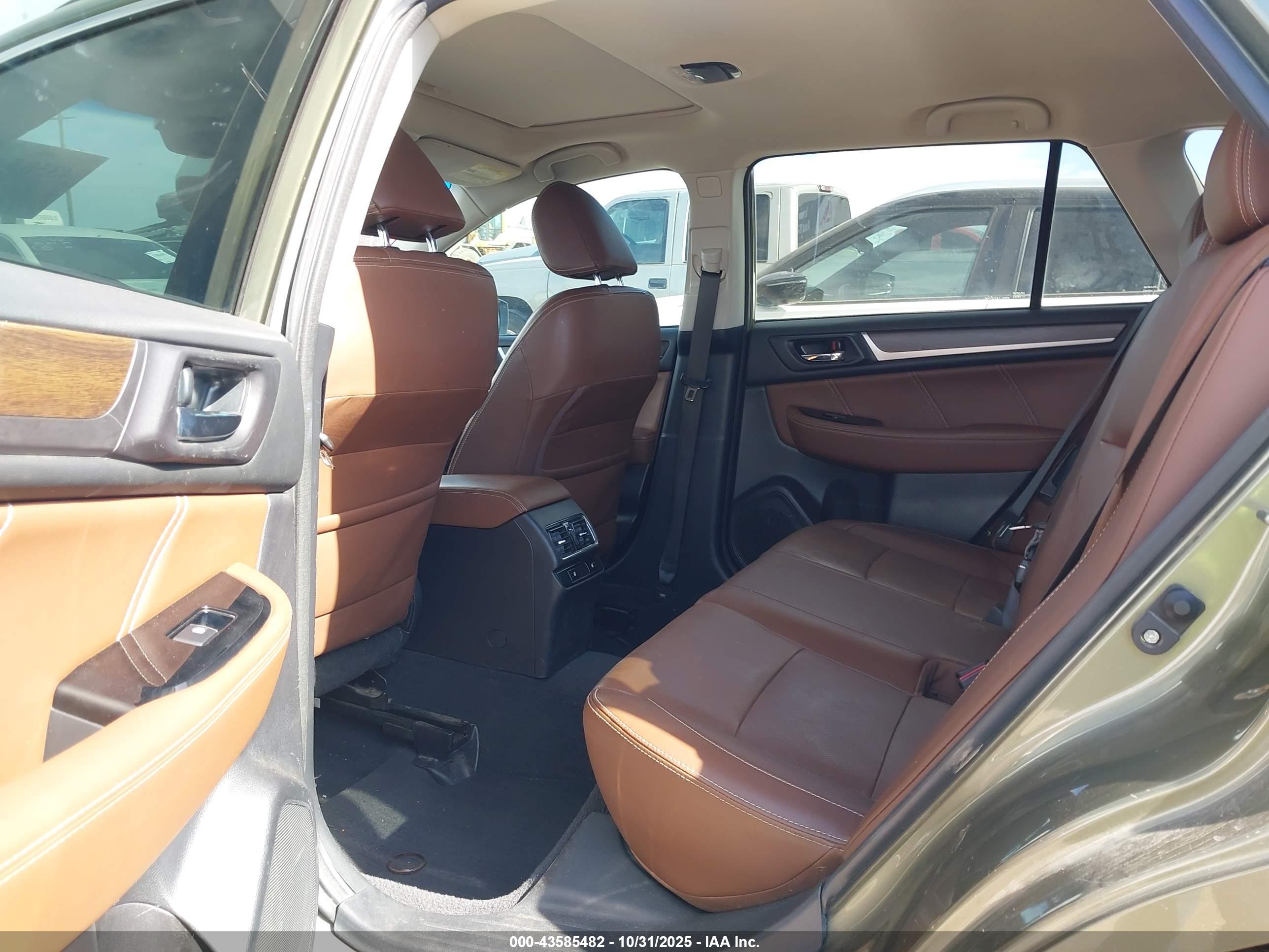 SUBARU OUTBACK image 8