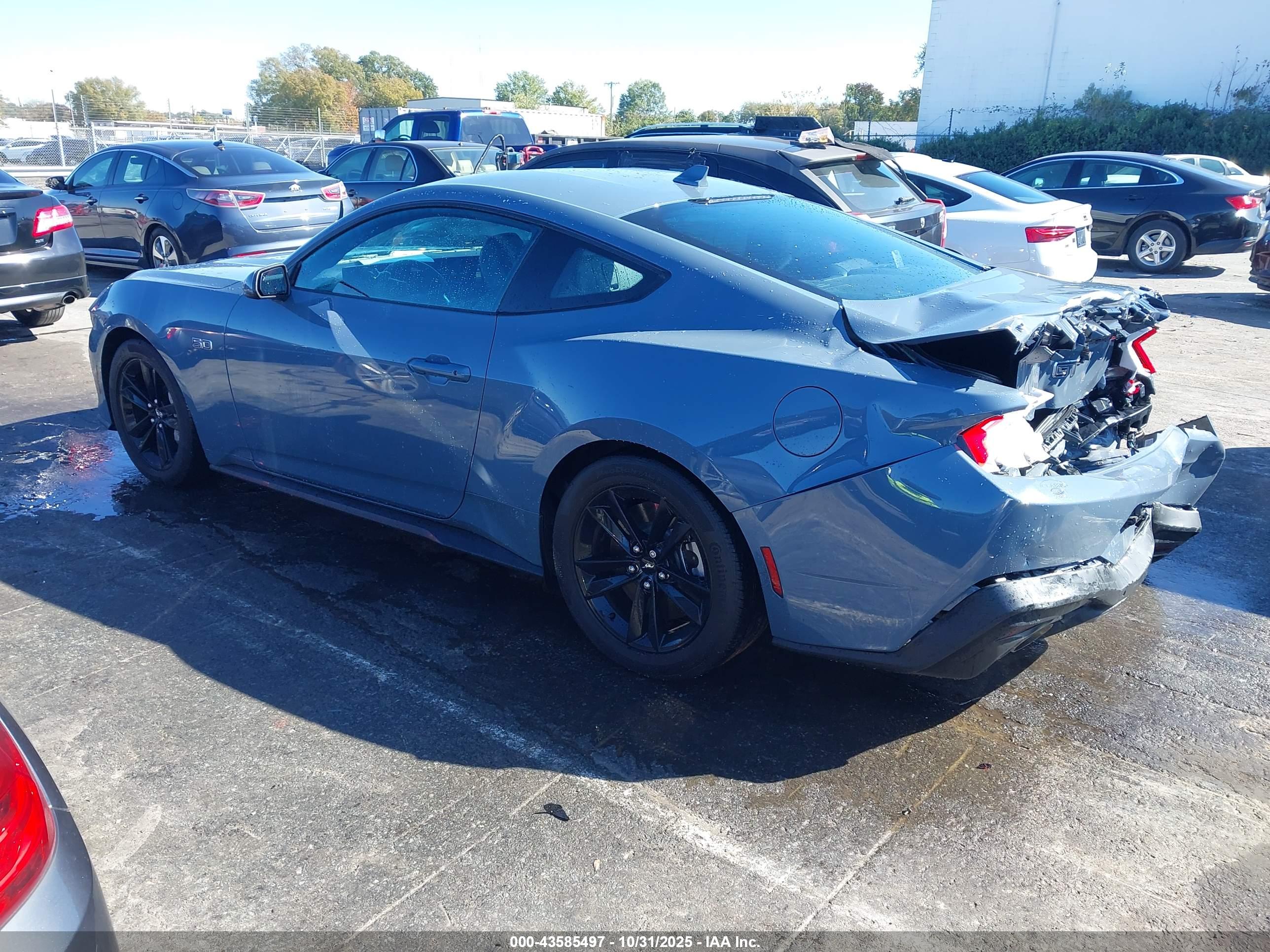 FORD MUSTANG image 3